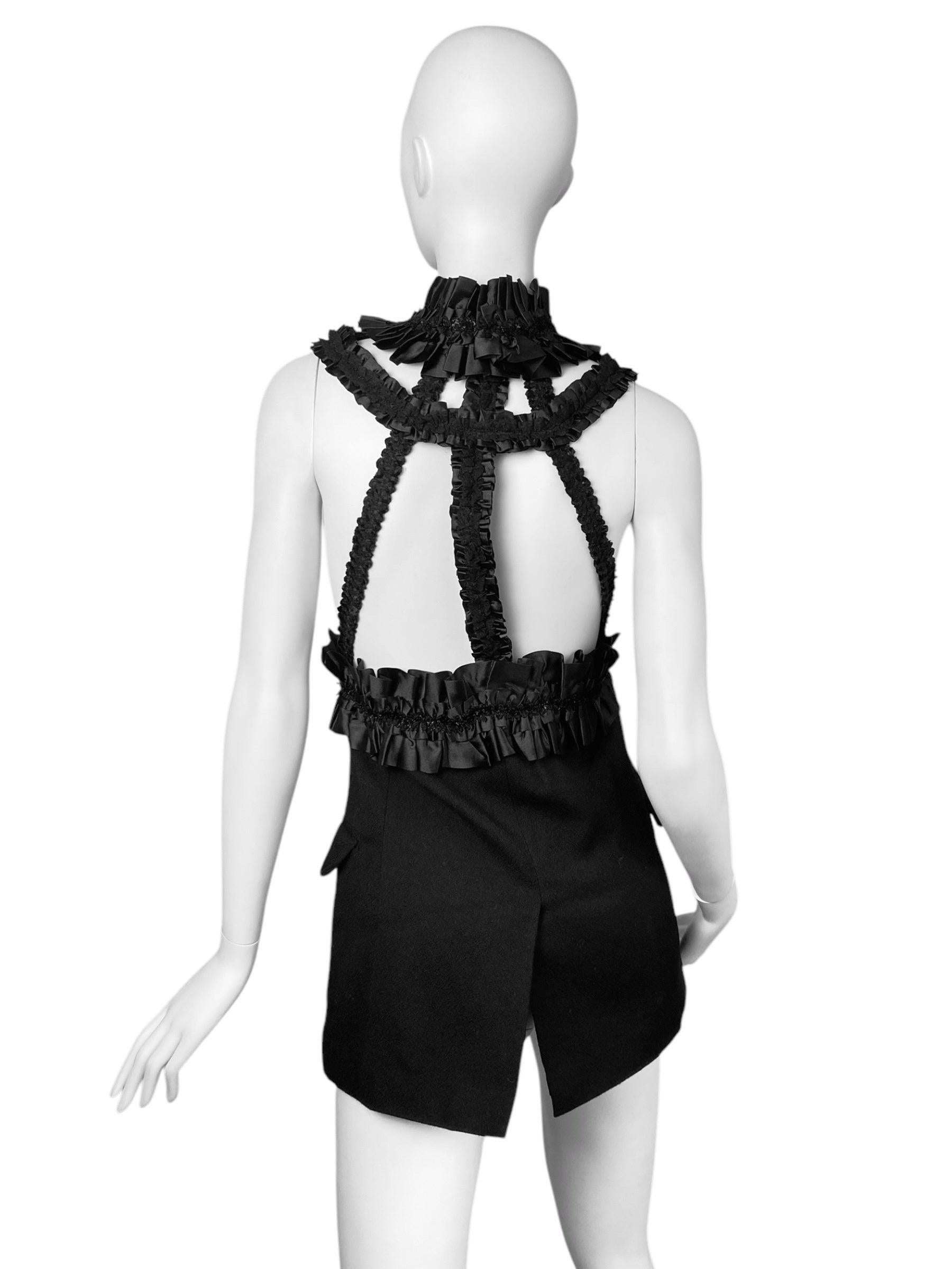 Noir COMME DES GARÇONS fw2008 BLACK RUFFLES HARNESS MINI DRESS en vente