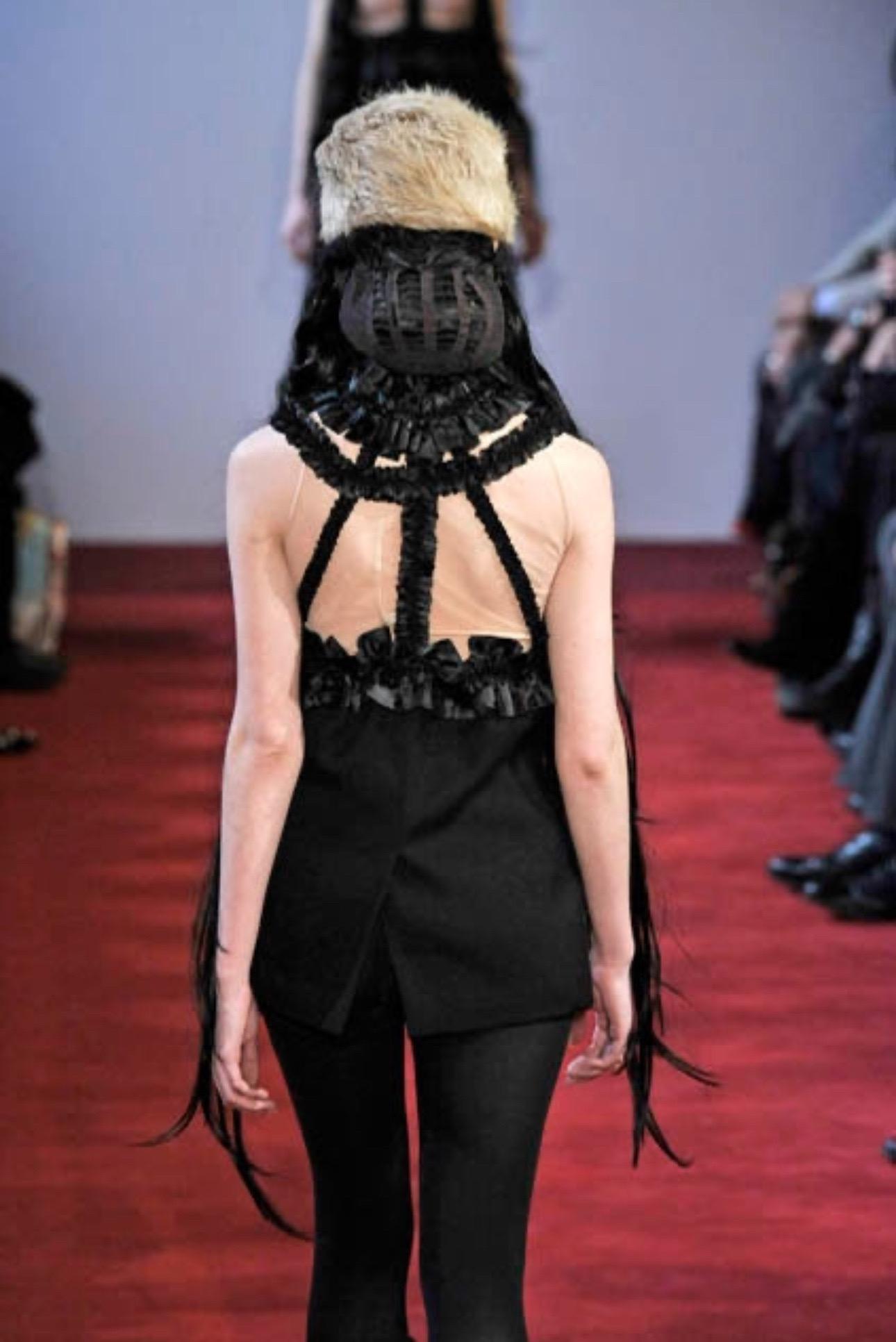 COMME DES GARÇONS fw2008 BLACK RUFFLES HARNESS MINI DRESS Excellent état - En vente à PARIS, FR