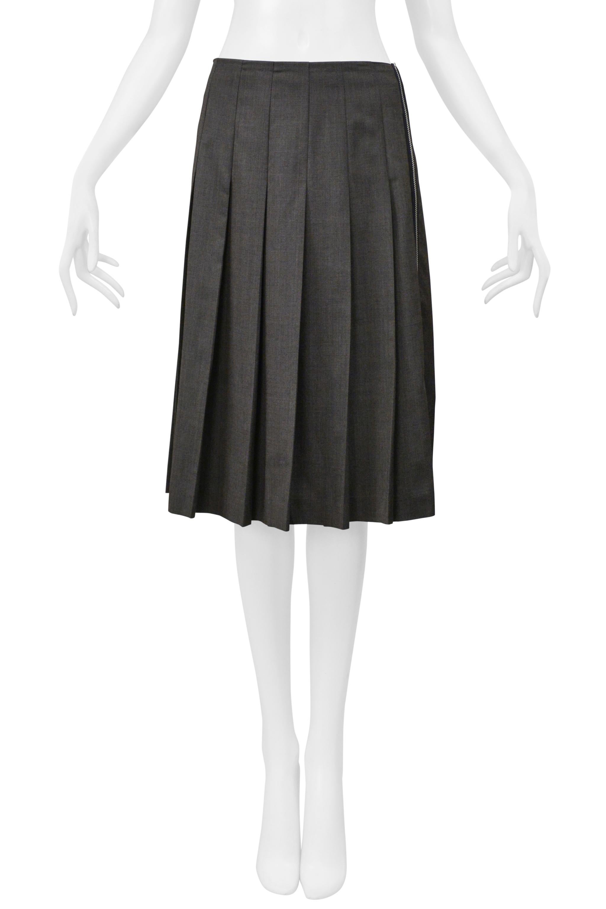 Comme Des Garcons Gray 3-Piece Felt Vest, With Attached Shirt, and Pleated Skirt in vendita 6