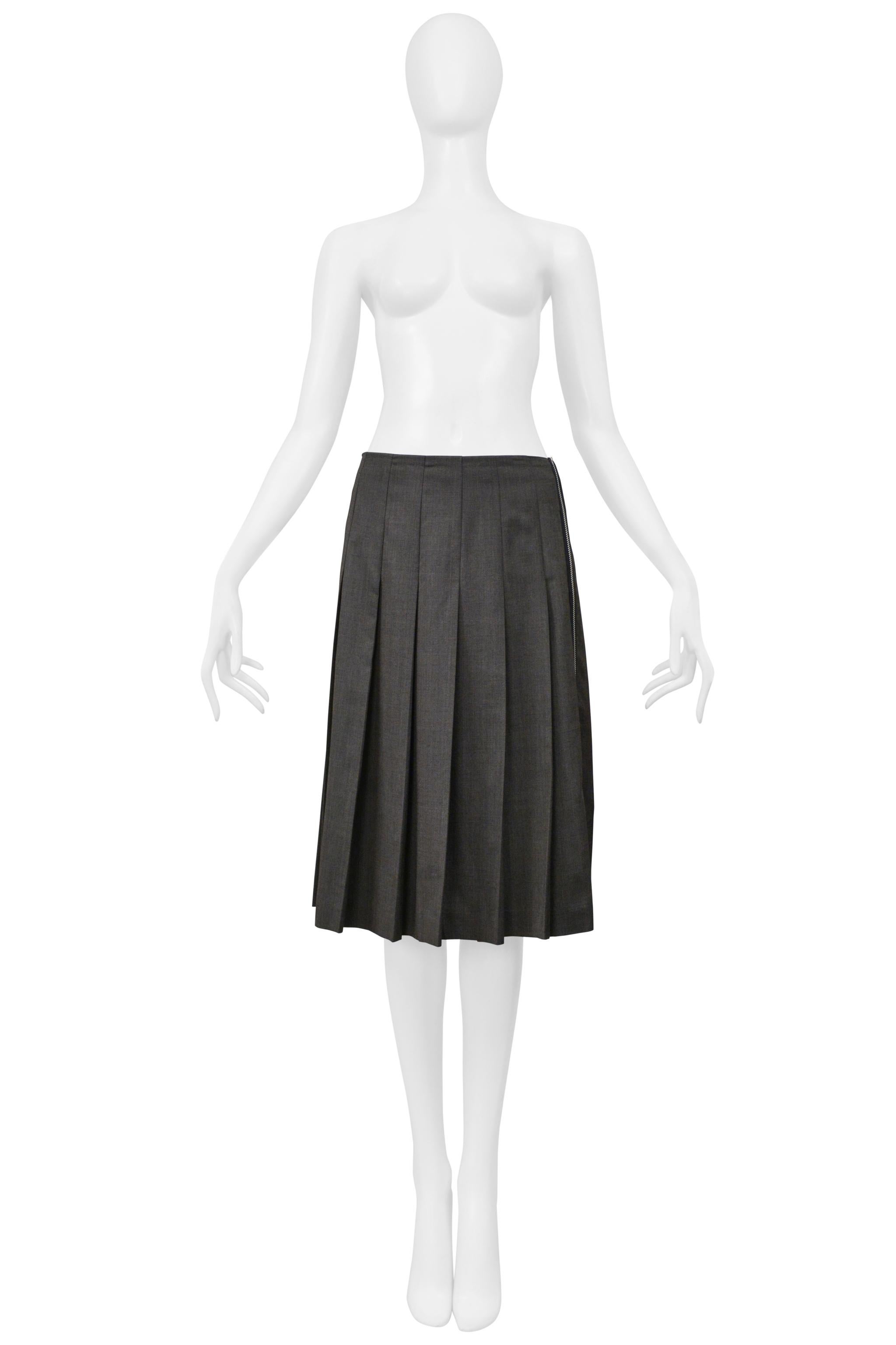 Comme Des Garcons Gray 3-Piece Felt Vest, With Attached Shirt, and Pleated Skirt in vendita 7