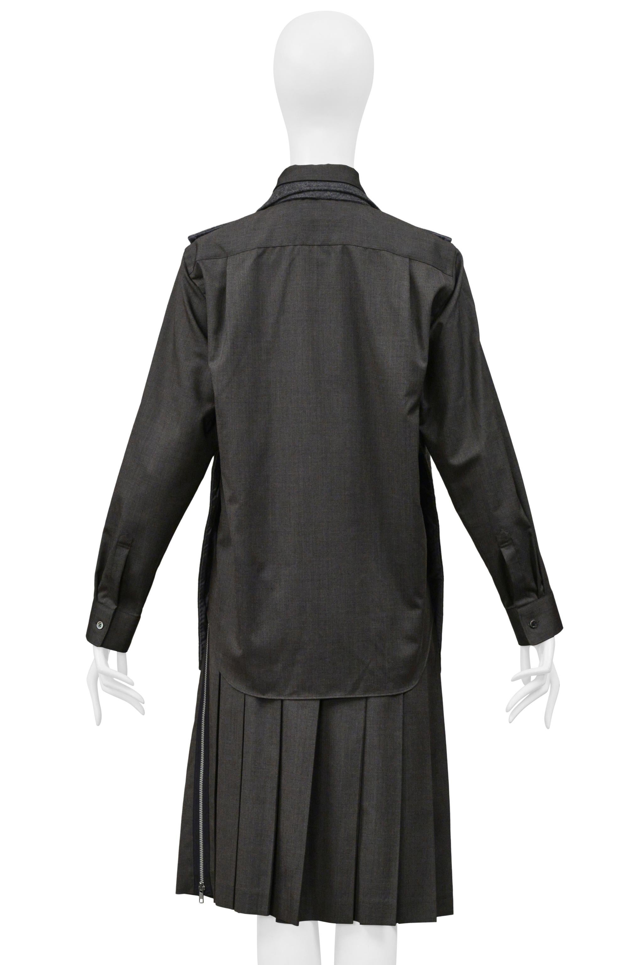 Comme Des Garcons Gray 3-Piece Felt Vest, With Attached Shirt, and Pleated Skirt in vendita 2