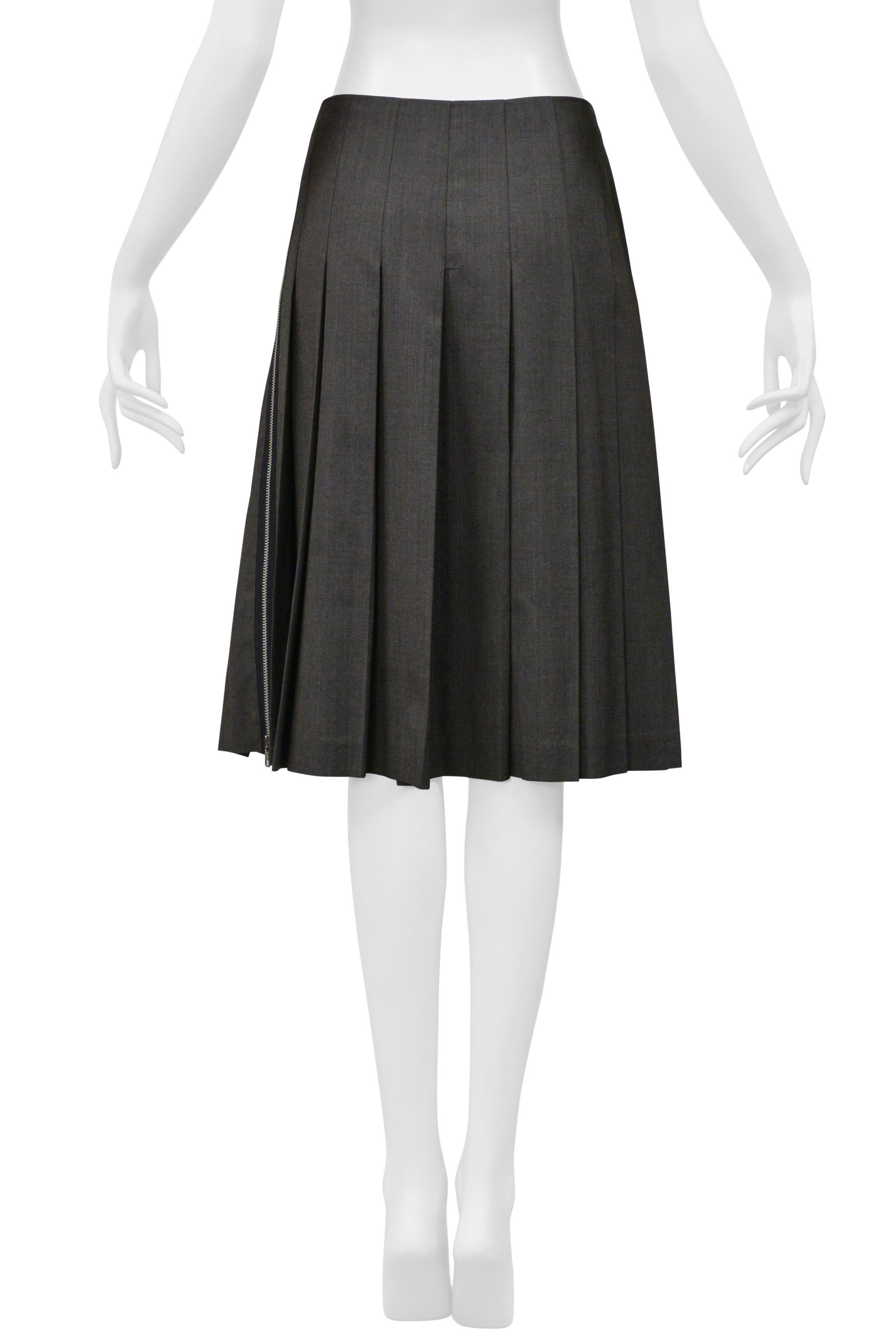 Comme Des Garcons Gray 3-Piece Felt Vest, With Attached Shirt, and Pleated Skirt in vendita 4