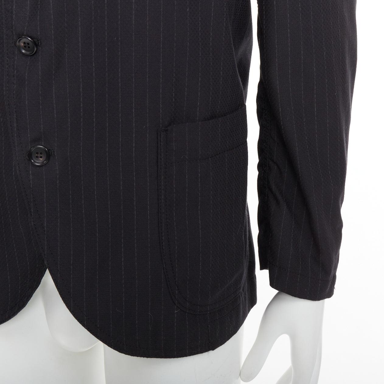 COMME DES GARCONS Homme Deux 2018 blazer grigio gessato con tasche S
Riferimento: PRWU/A00183
Marchio: Comme Des Garcons
Collection'S: Homme Deux 2018
Materiale: Poliestere, misto
Colore: Grigio
Modello: Gessato
Chiusura: bottone
Dettagli extra: