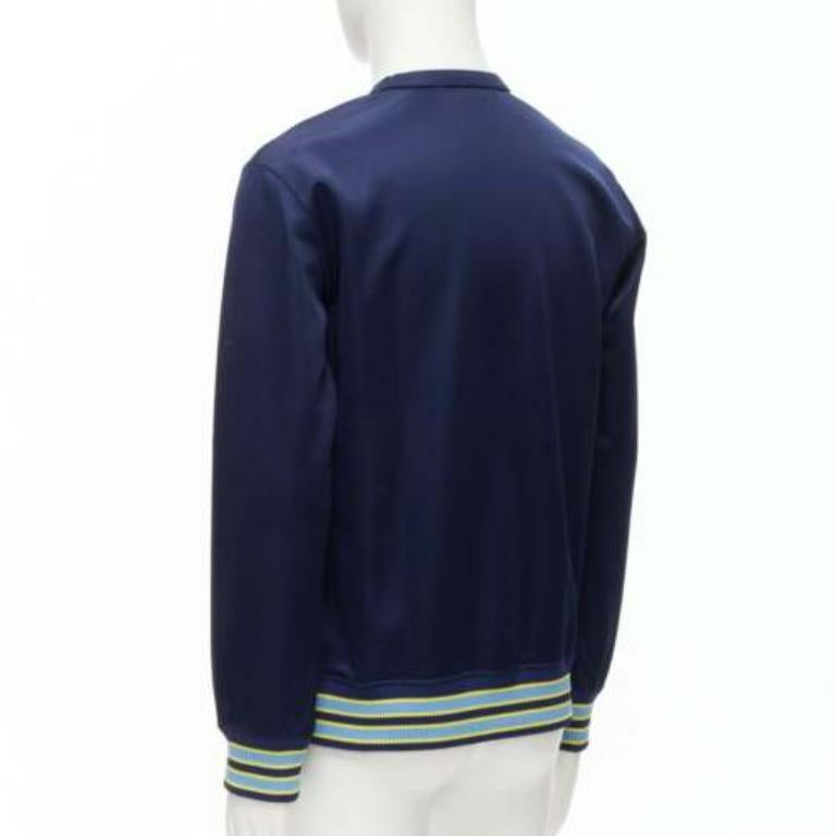 COMME DES GARCONS Homme Deux 2018 - Pull en jersey de football jaune côte bleu marine M en vente 1