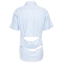 COMME DES GARCONS HOMME PLUS - Chemise en coton rayée bleue à découpes dans le dos, 2015