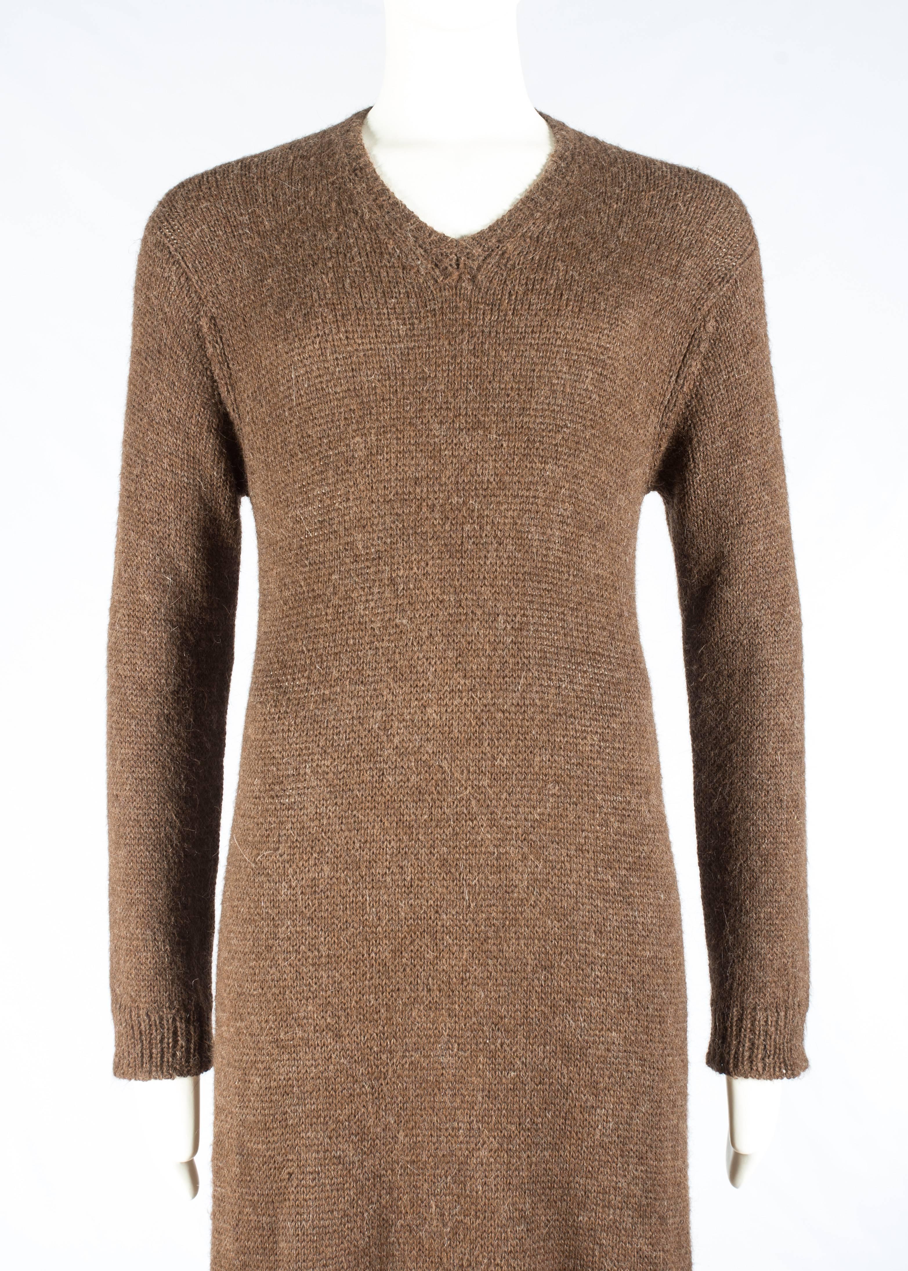 Comme des Garcons Homme Plus Braunes Pulloverkleid aus Wolle mit V-Ausschnitt, A / W 1995 im Zustand „Hervorragend“ im Angebot in London, GB