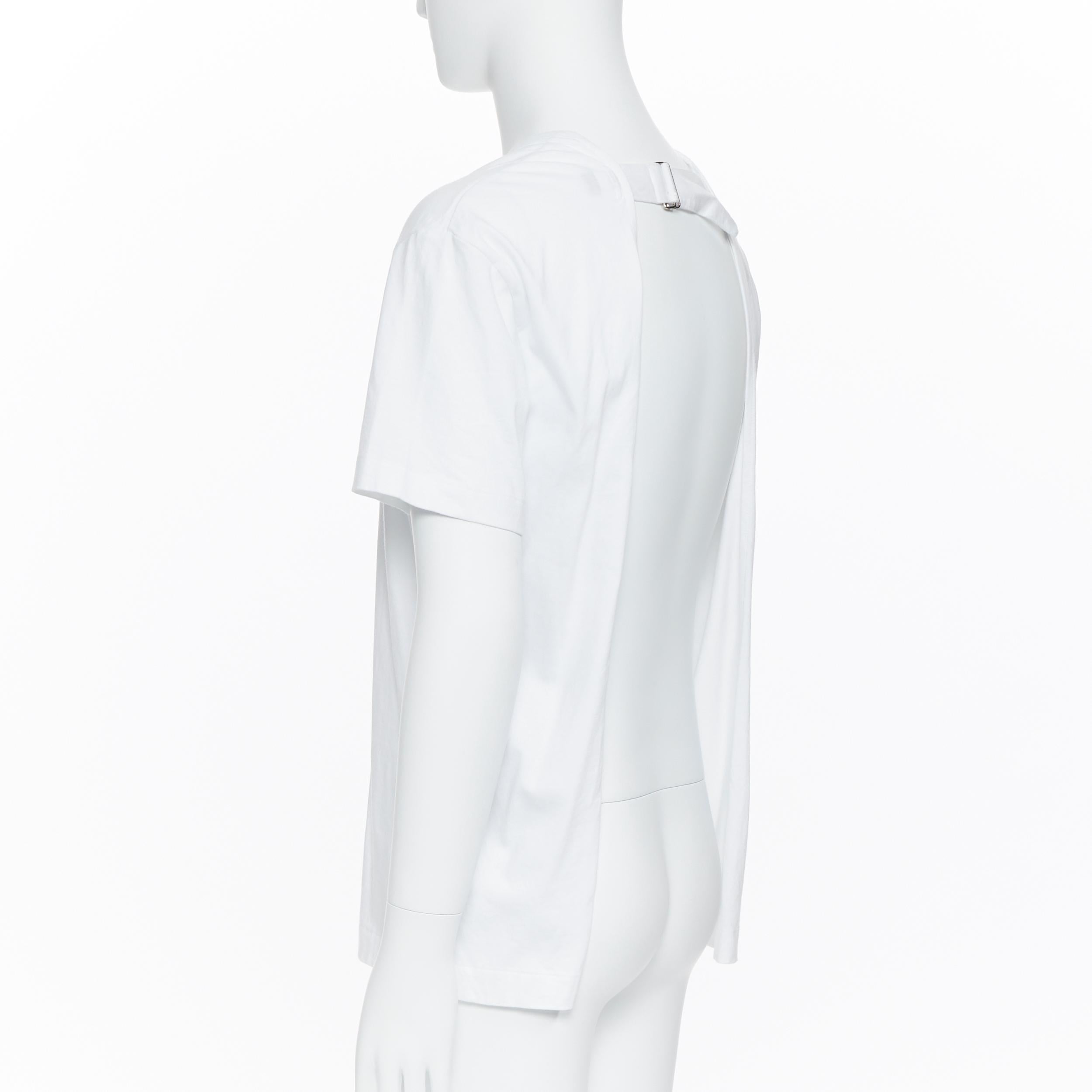 COMME DES GARCONS HOMME PLUS - Maglietta in cotone bianco con cinturino con fibbia aperta sul retro M. 2