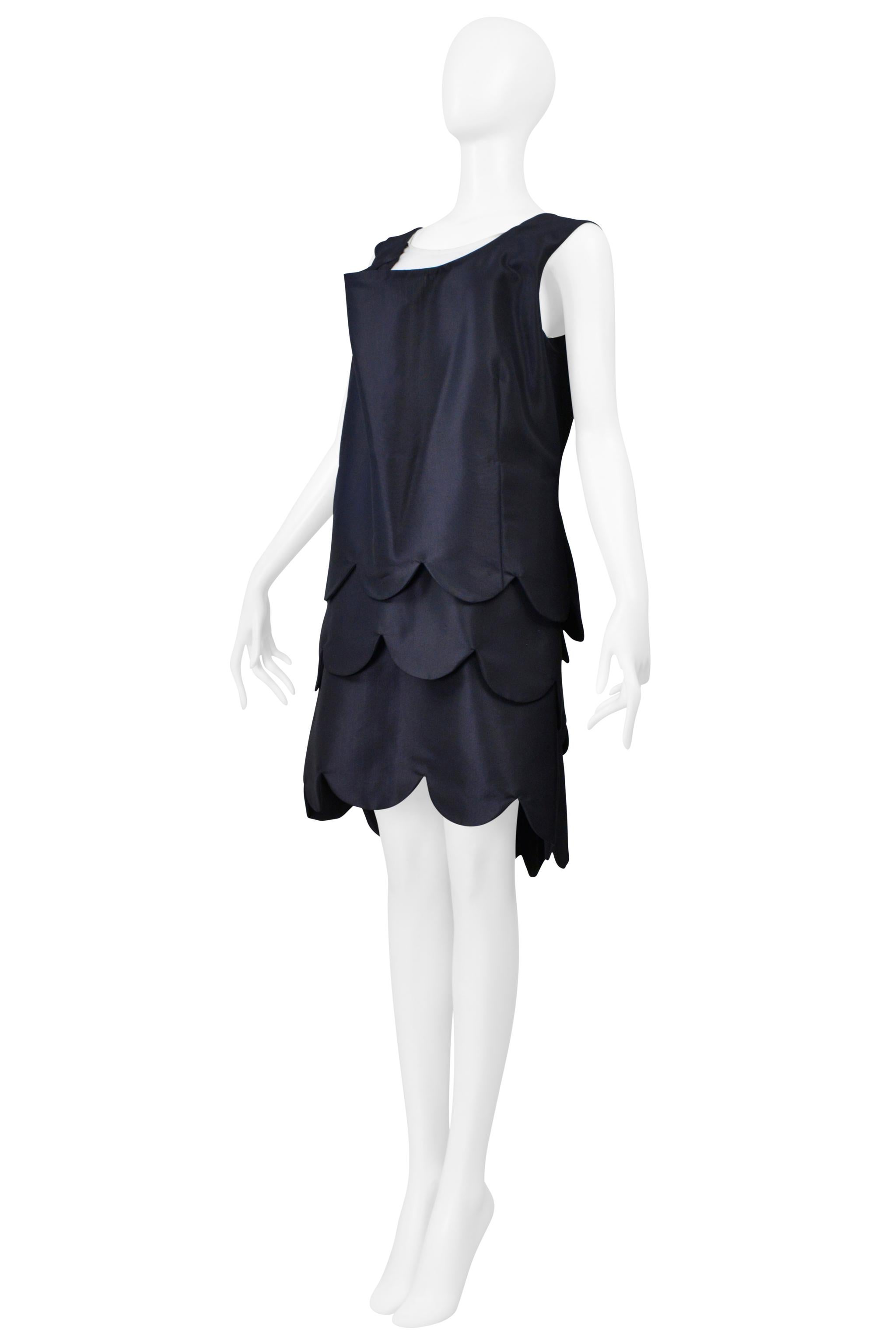 Comme Des Garcons Marineblaues mehrlagiges kurzes Partykleid mit Jakobsmuschelmuster 1999 im Angebot 1