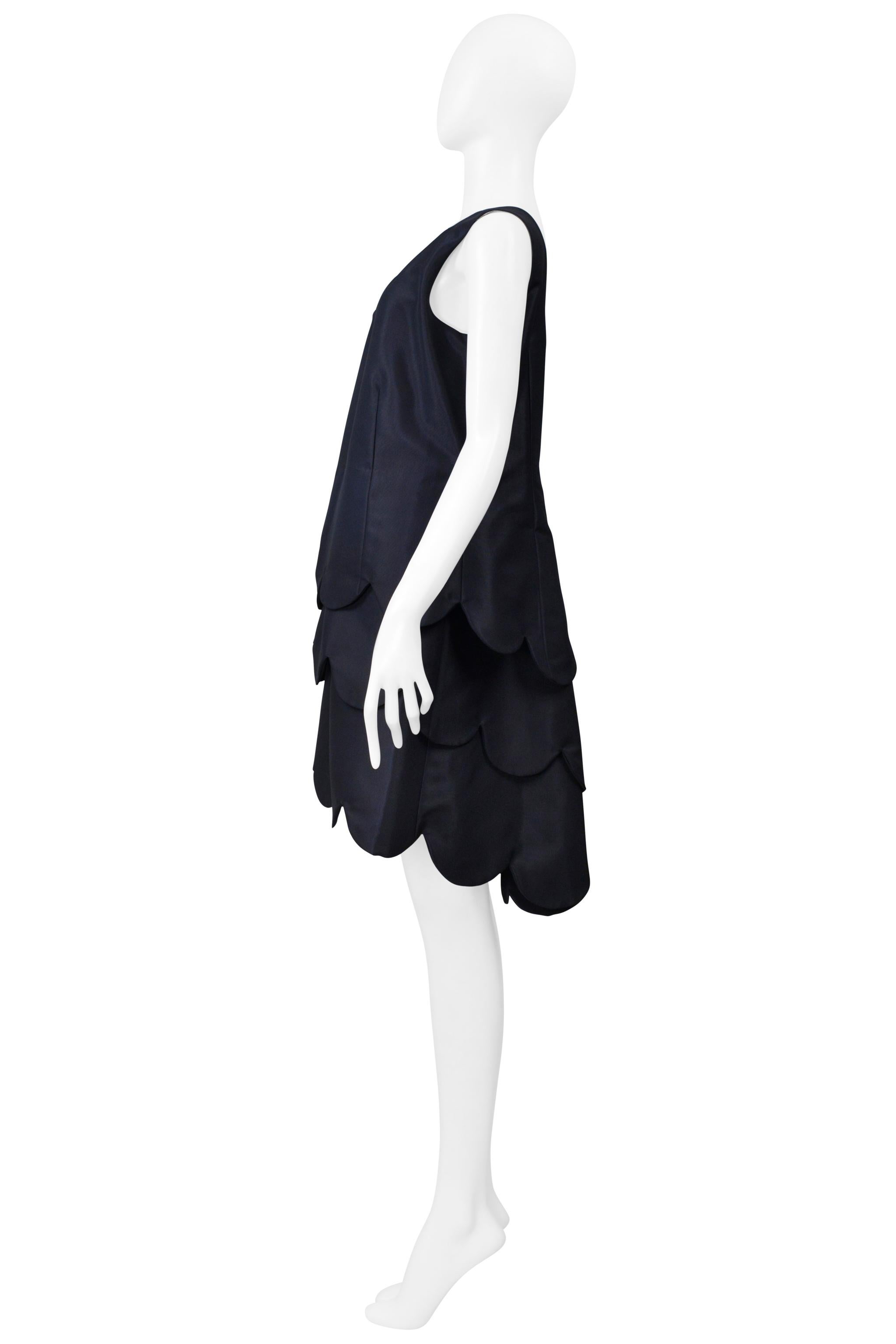 Comme Des Garcons Marineblaues mehrlagiges kurzes Partykleid mit Jakobsmuschelmuster 1999 im Angebot 2