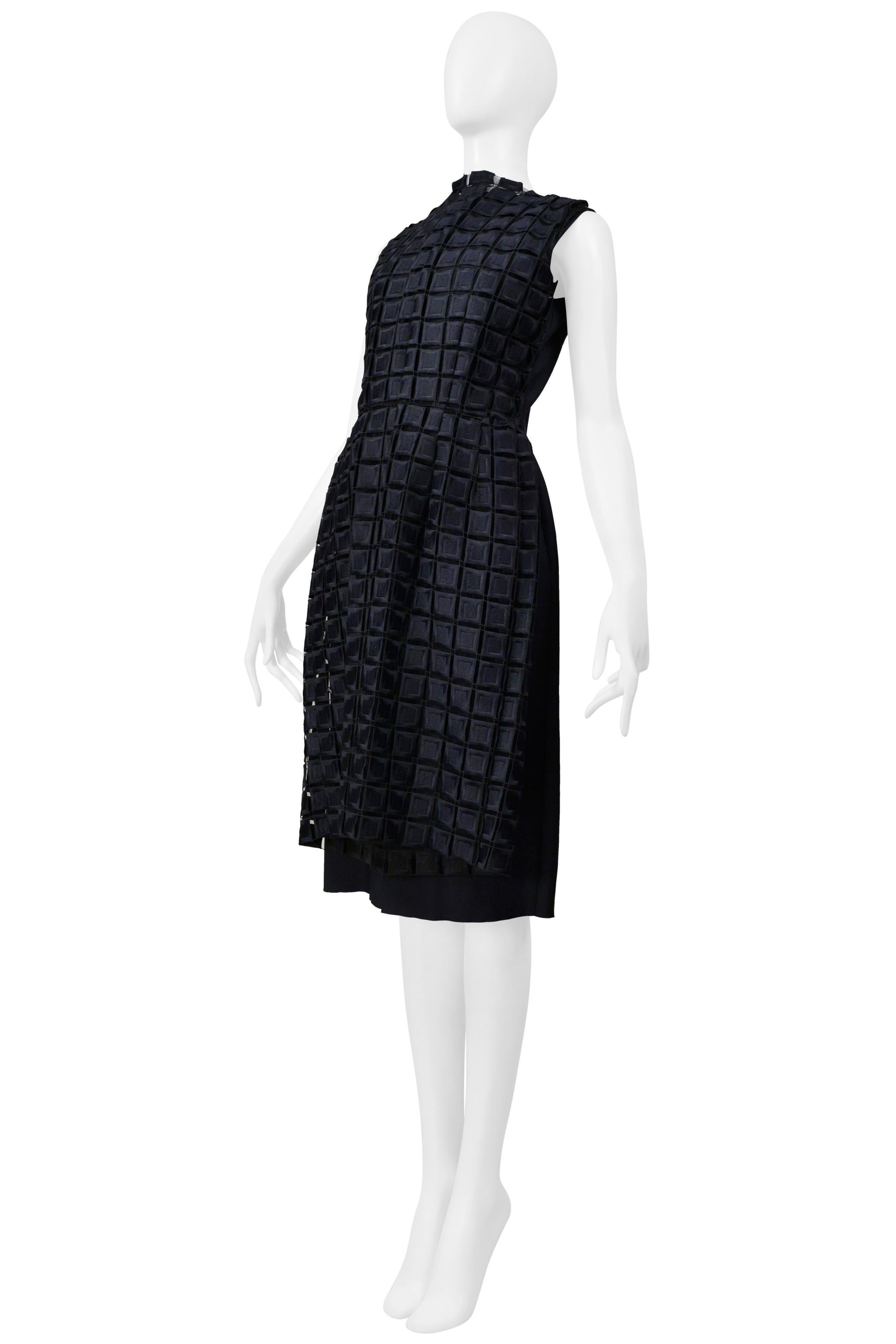 Comme Des Garcons Marineblaues Spitzen-Anglaise-Overlay-Schichtkleid 1999 im Zustand „Hervorragend“ im Angebot in Los Angeles, CA