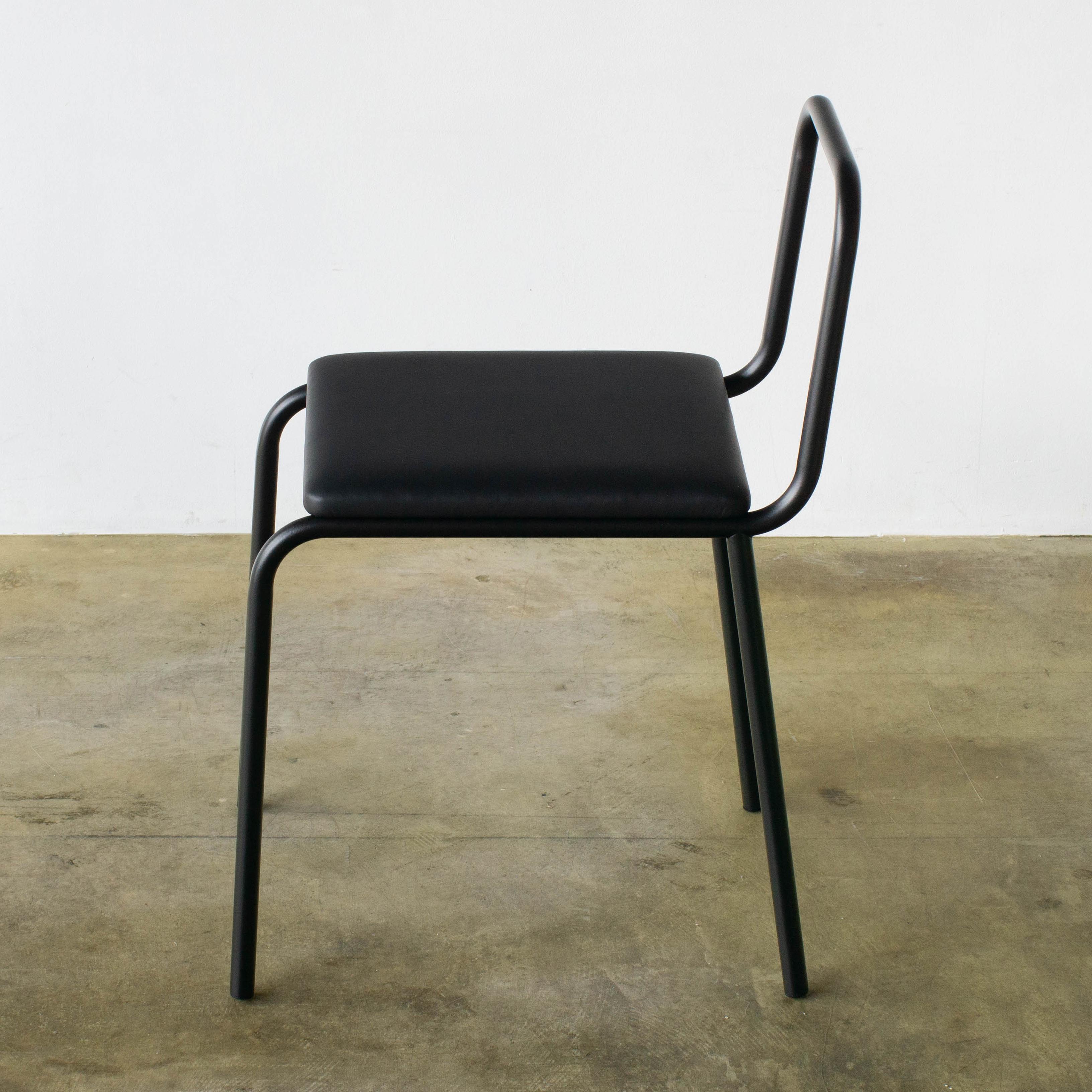 Minimaliste Comme Des Garçons No.7 Chair Rei Kawakubo en vente