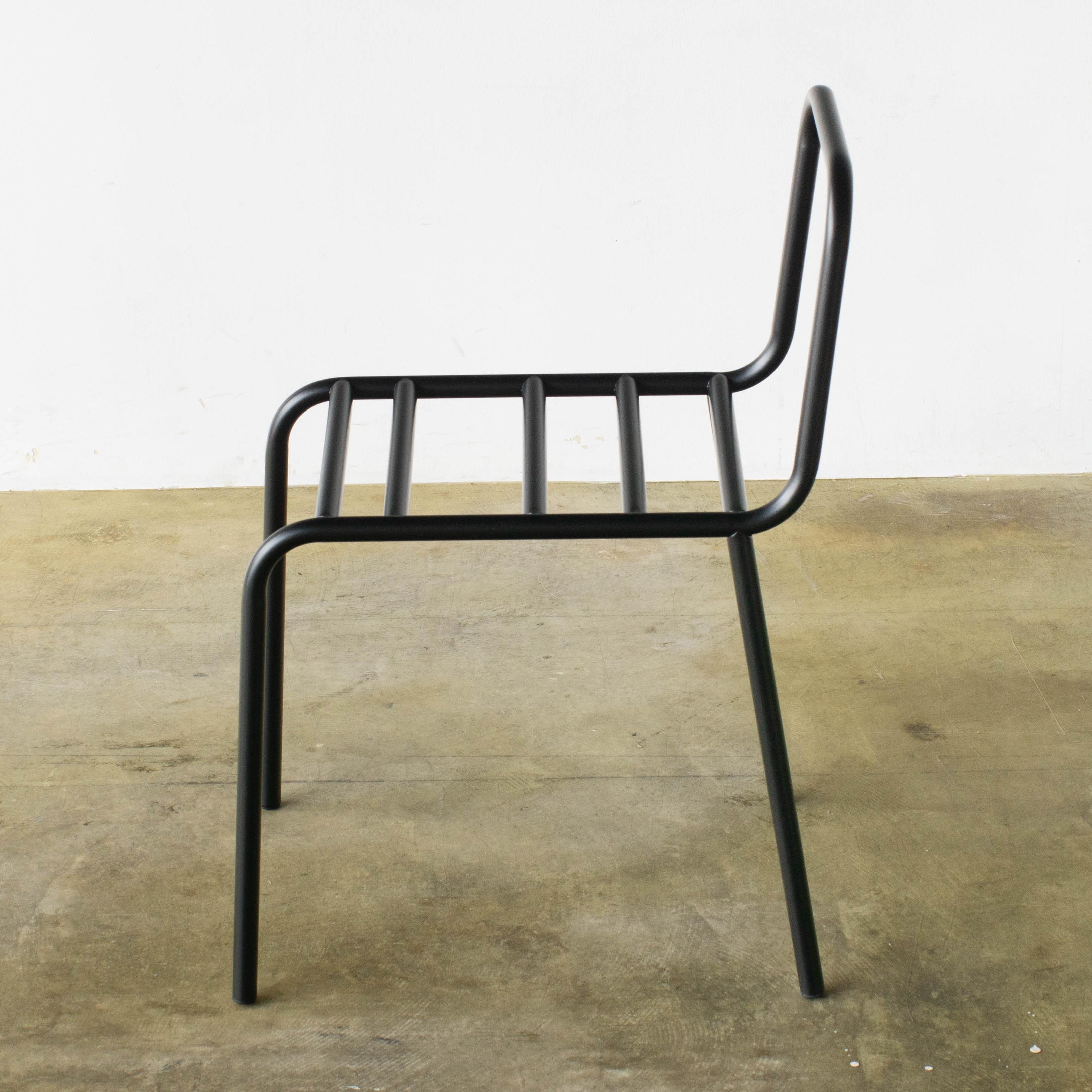 Minimaliste Comme Des Garçons No.8 Chair Rei Kawakubo en vente