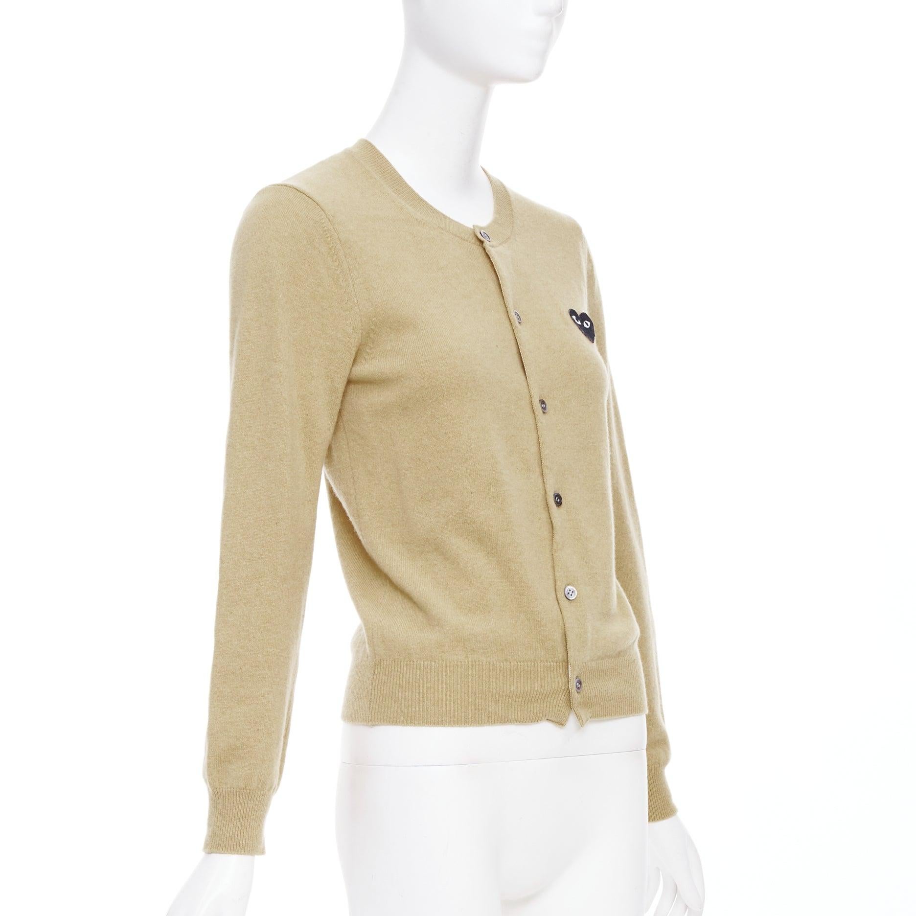 COMME DES GARCONS PLAY 2008 Blackwappen cardigan en laine beige et cœur noir S Bon état - En vente à Hong Kong, NT