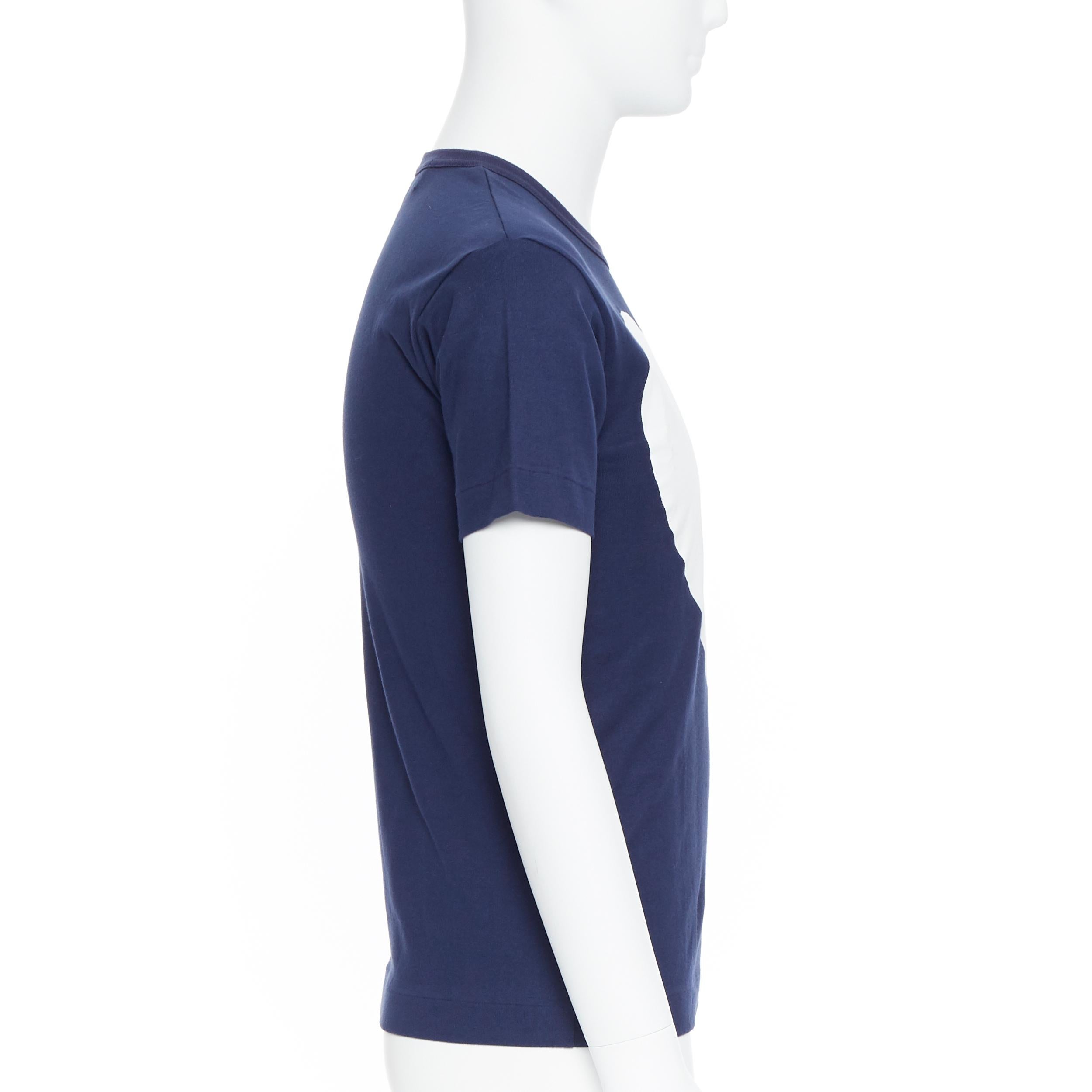 De los hombres COMME DES GARCONS PLAY camiseta de manga corta con estampado de corazones blanco marino S