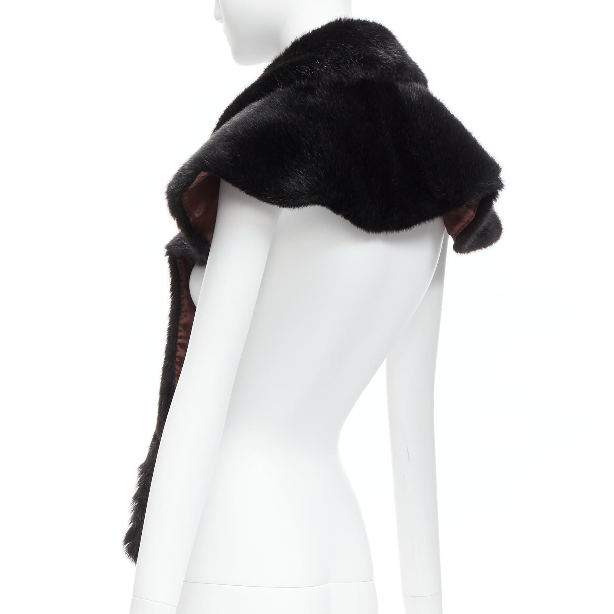 COMME DES GARCONS Robe De Chambre Echarpe capelet en fausse fourrure noire vintage Peter Pan Pour femmes en vente