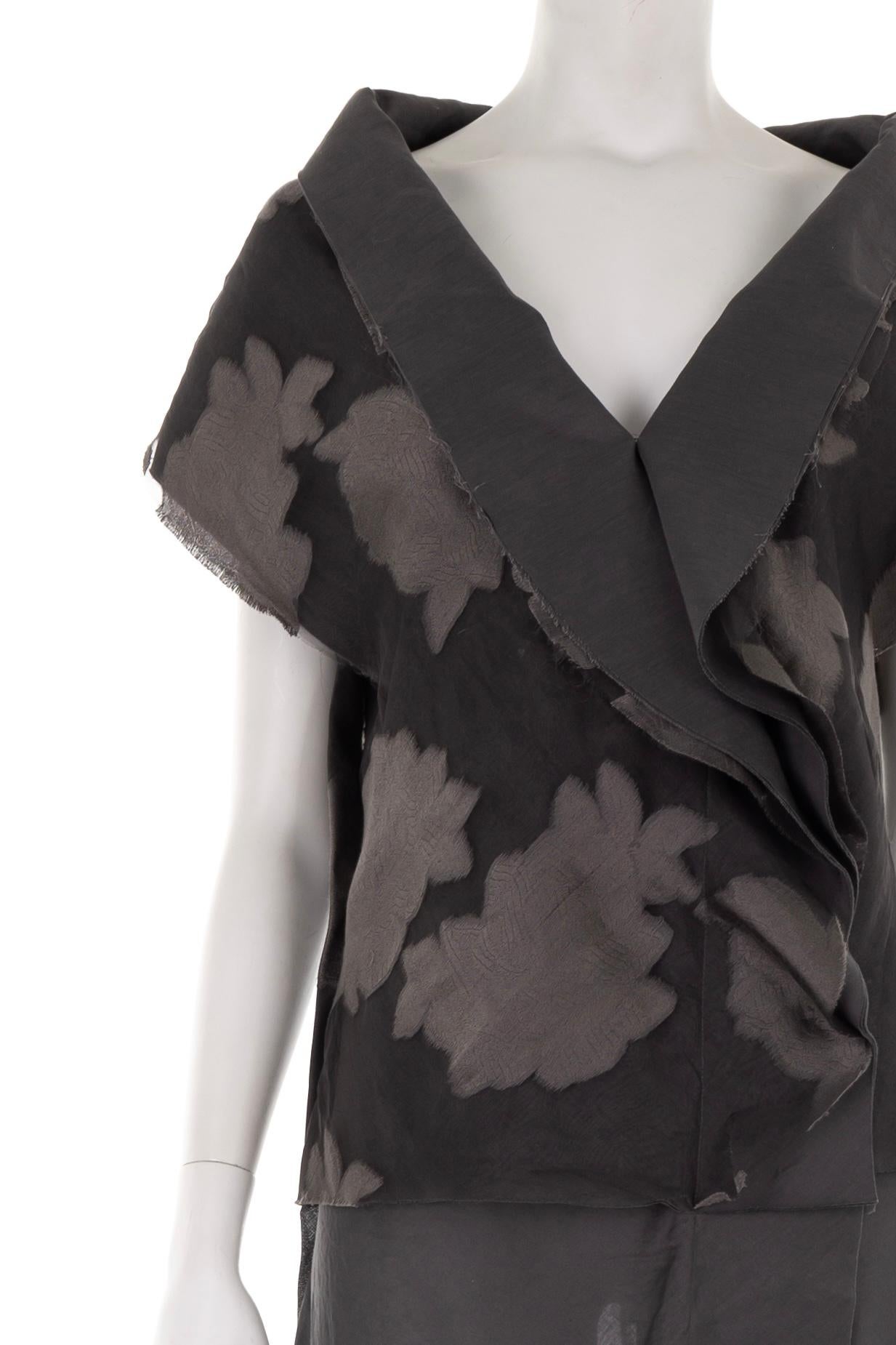 Comme Des Garçons S/S 1998 grey silk and poplin raw edge floral gown  In Excellent Condition For Sale In Rome, IT