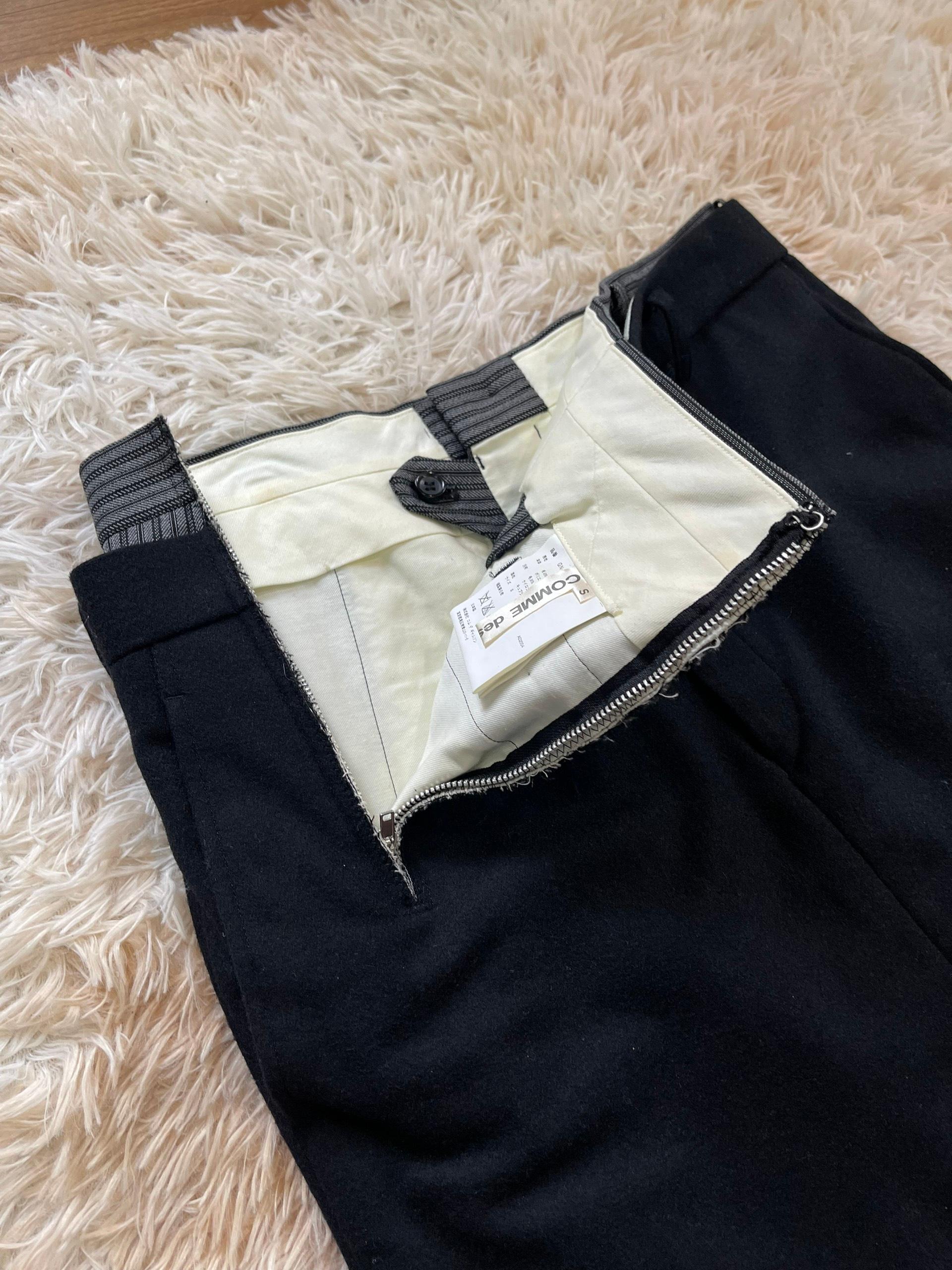 Aesthetically piece from Comme Des Garcons.

The piece could fits with any piece or layer perfectly.

Size: S, fits a 30-31.

Condition: 9/10. No flaws.

Feels free to message me with any questions regarding inquiries.