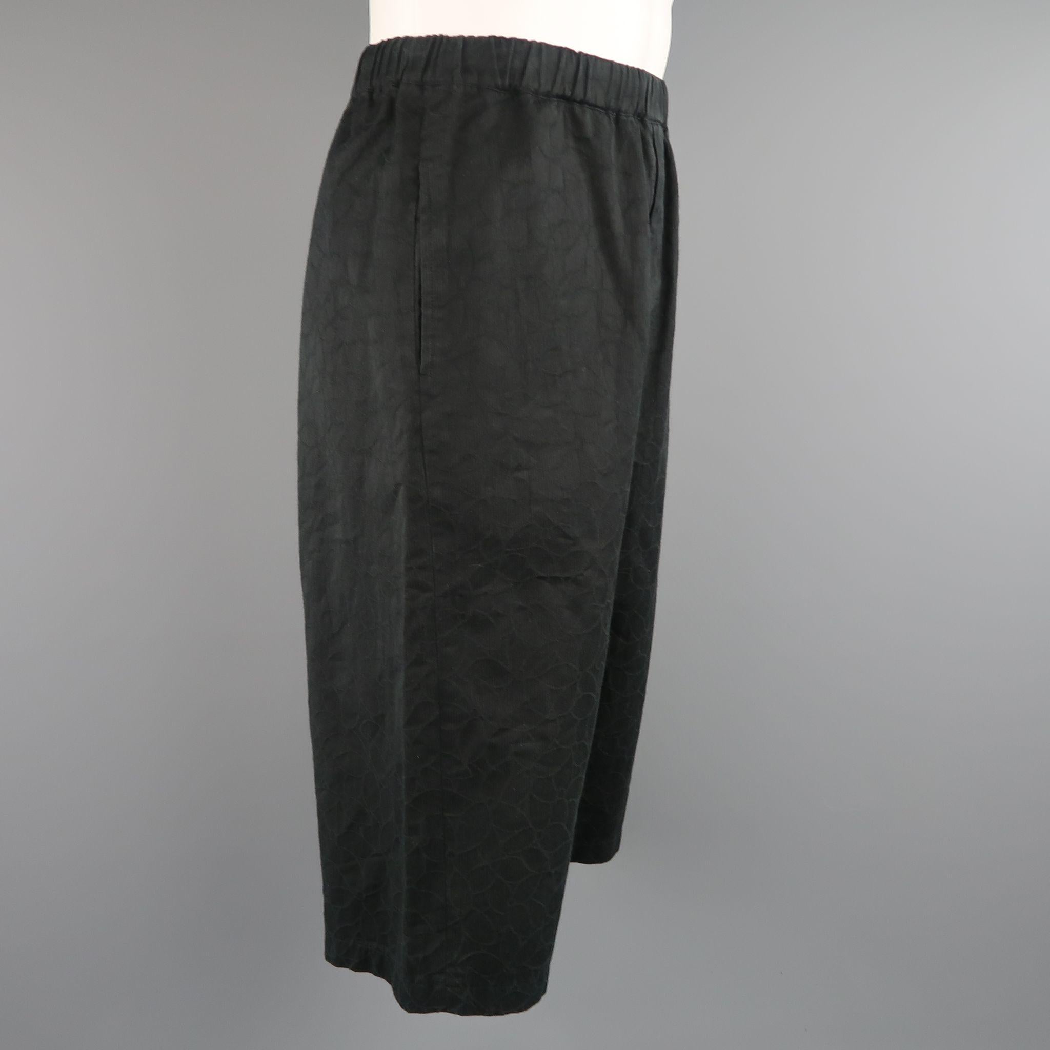 COMME des GARCONS Size XXS Black Floral Textured Drop Crotch Cropped Pants In Excellent Condition In San Francisco, CA