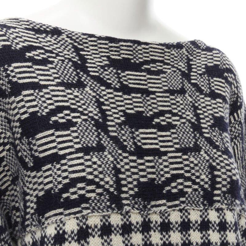 COMME DES GARCONS Tricot Vintage 1980s grey intarsia checker sweater M
Reference: CRTI/A00605
Brand: Comme Des Garcons
Designer: Rei Kawakubo
Collection: Tricot
Material: Wool, Blend
Color: Grey
Pattern: Multi
Extra Details: Curled edges. Mixed