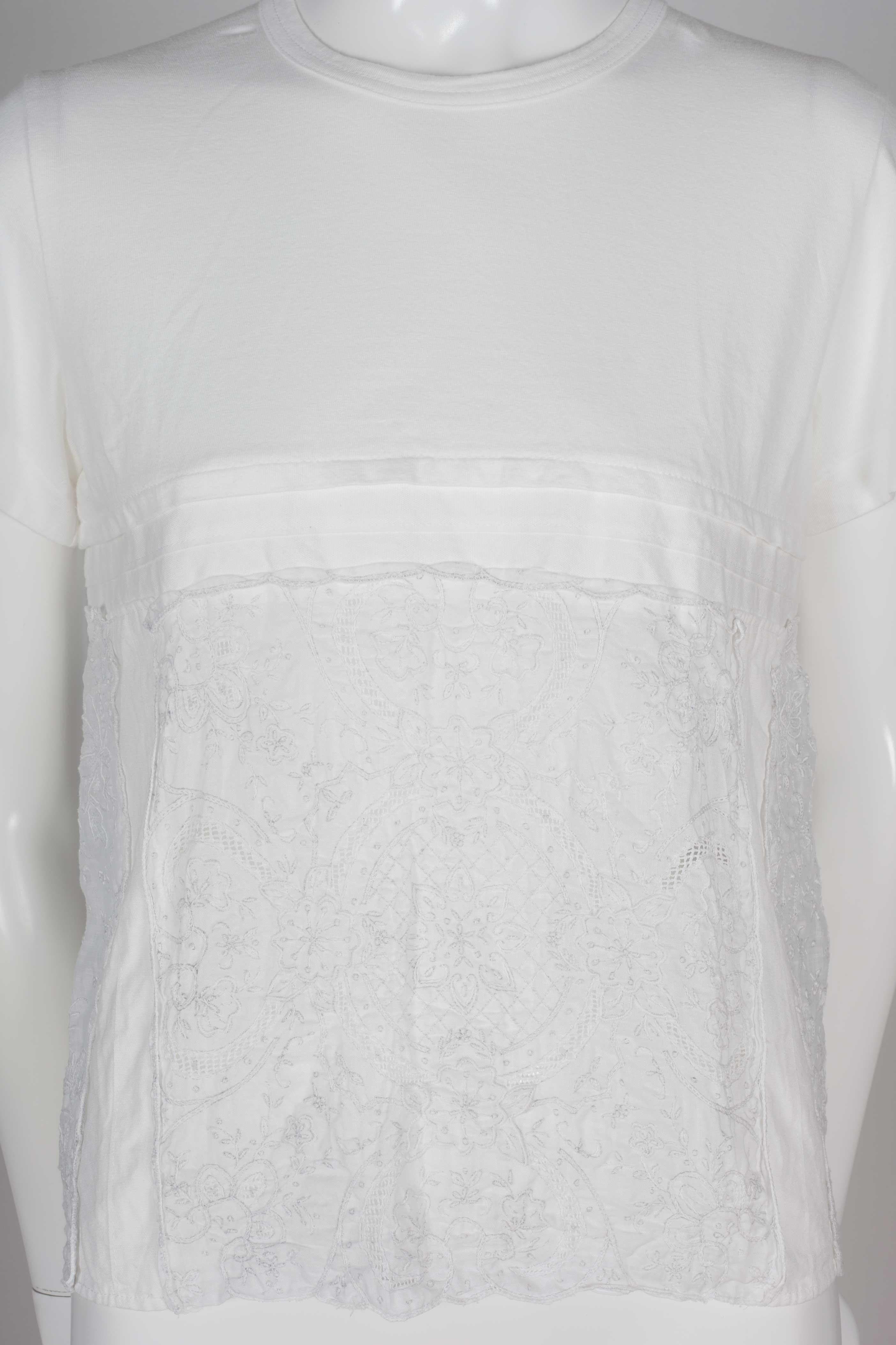 Comme des Garçons White T-shirt with Embroidered Linen In Good Condition In Chicago, IL