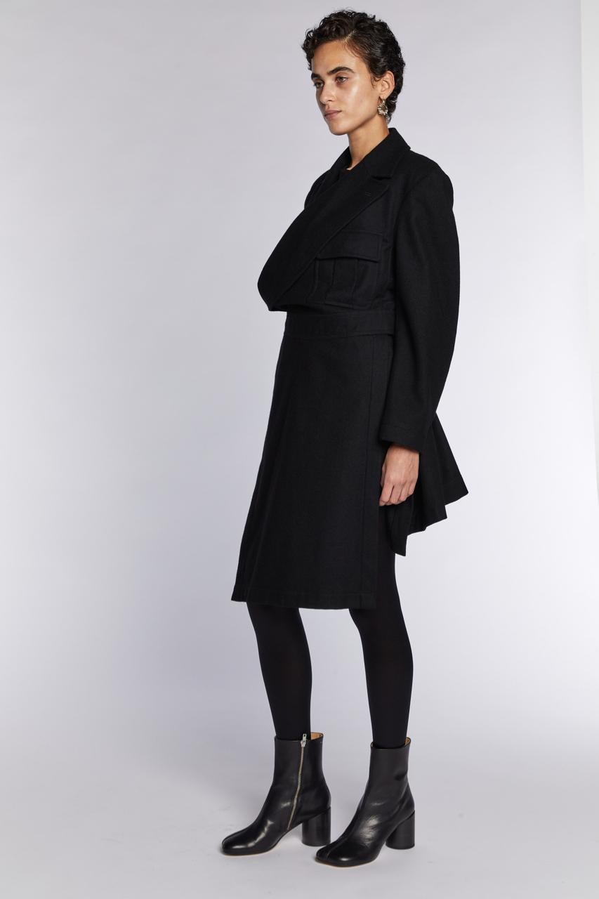 Comme des Garçons Manteau ceinturé asymétrique en laine A/W 1987 Pour femmes en vente
