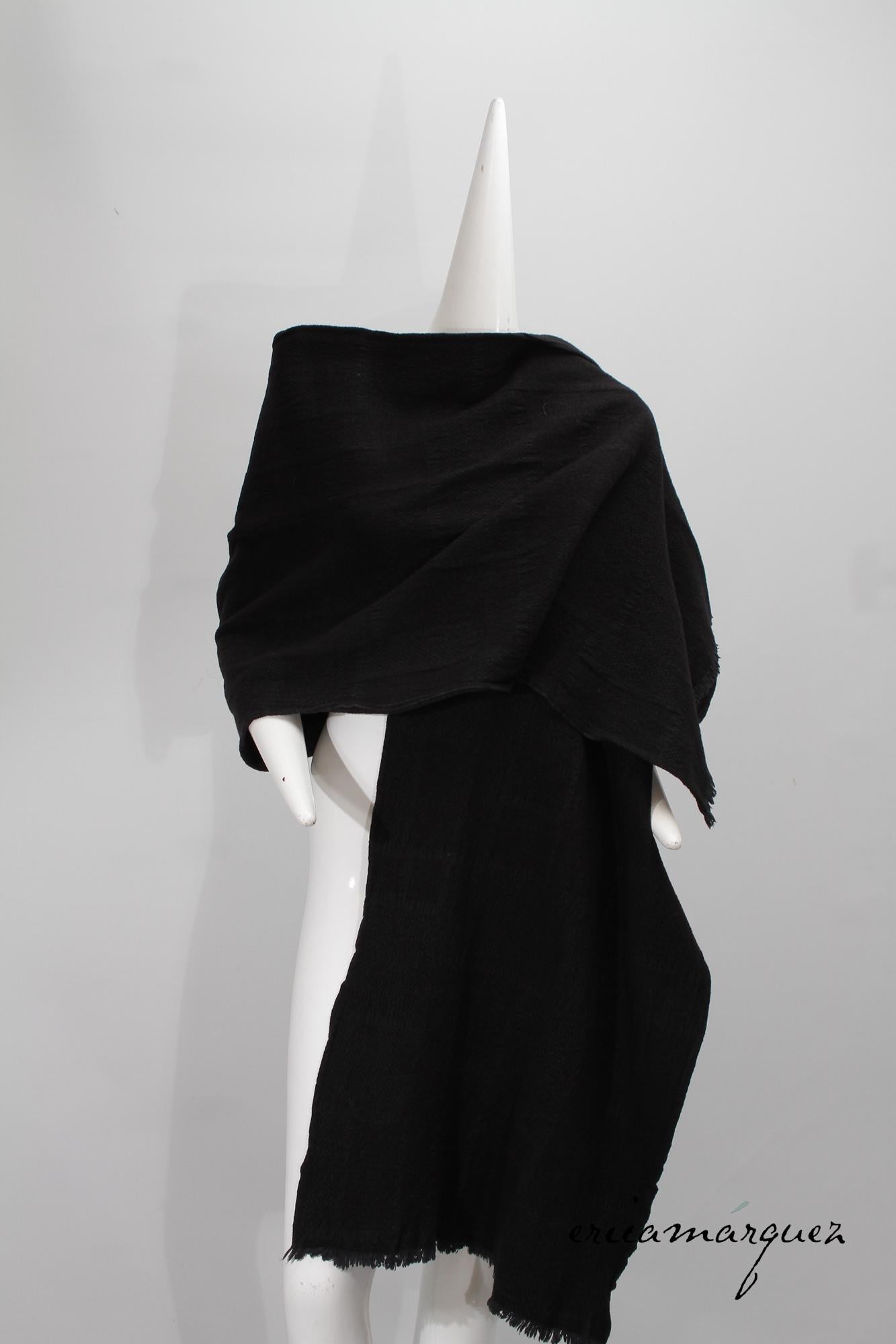 COMME DES GARCONS, écharpe oversize en laine tissée Aya-Ori noir en vente 2