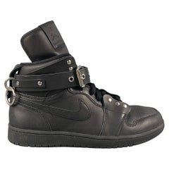 COMME des GARCONS x AJ1 H/W19 Bondage-Turnschuhe aus schwarzem Leder, Größe 10