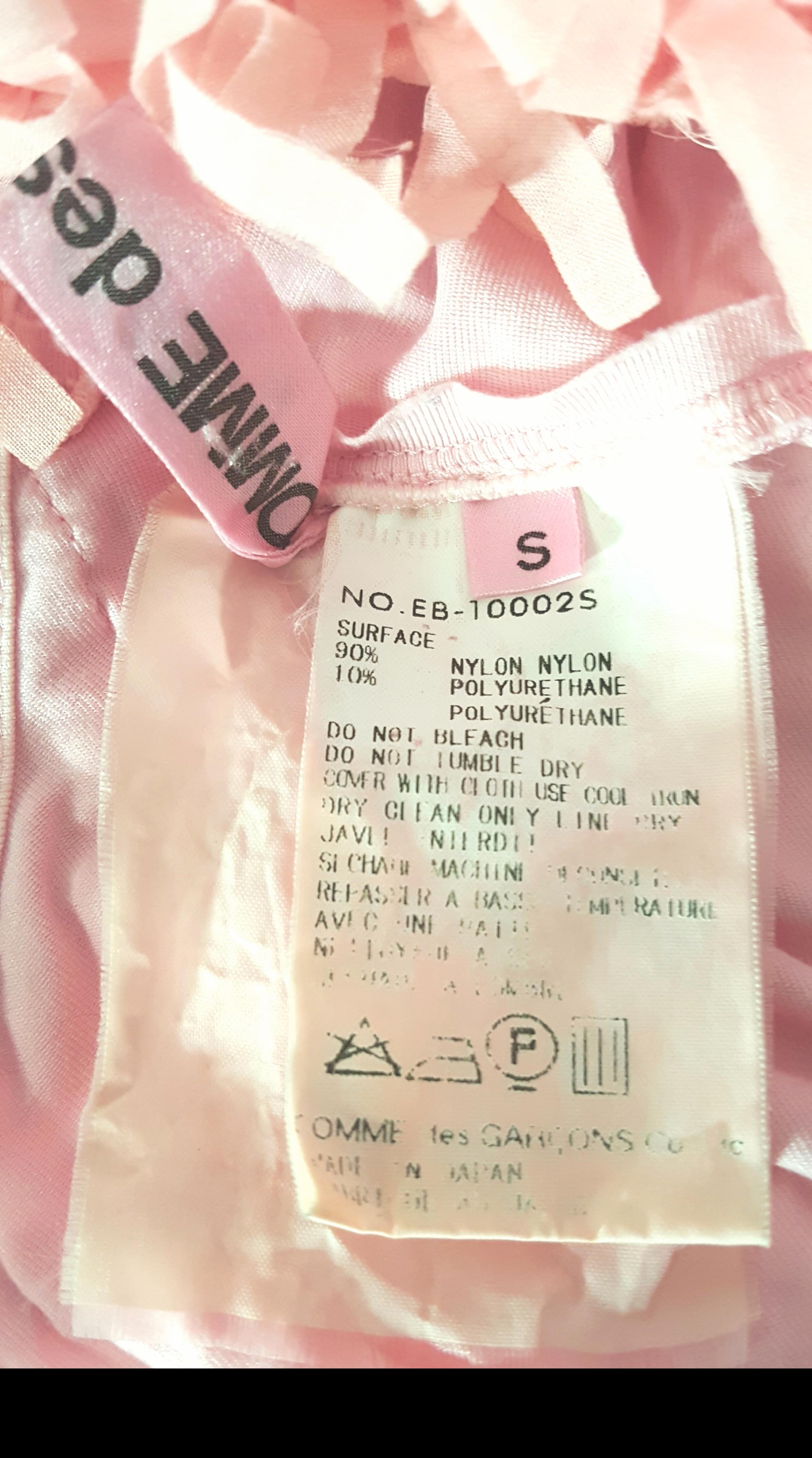 CommeDesGarcons 1999 - Top à décolleté plongeant avec appliques teintées et superposées, coupé à la main en vente 8