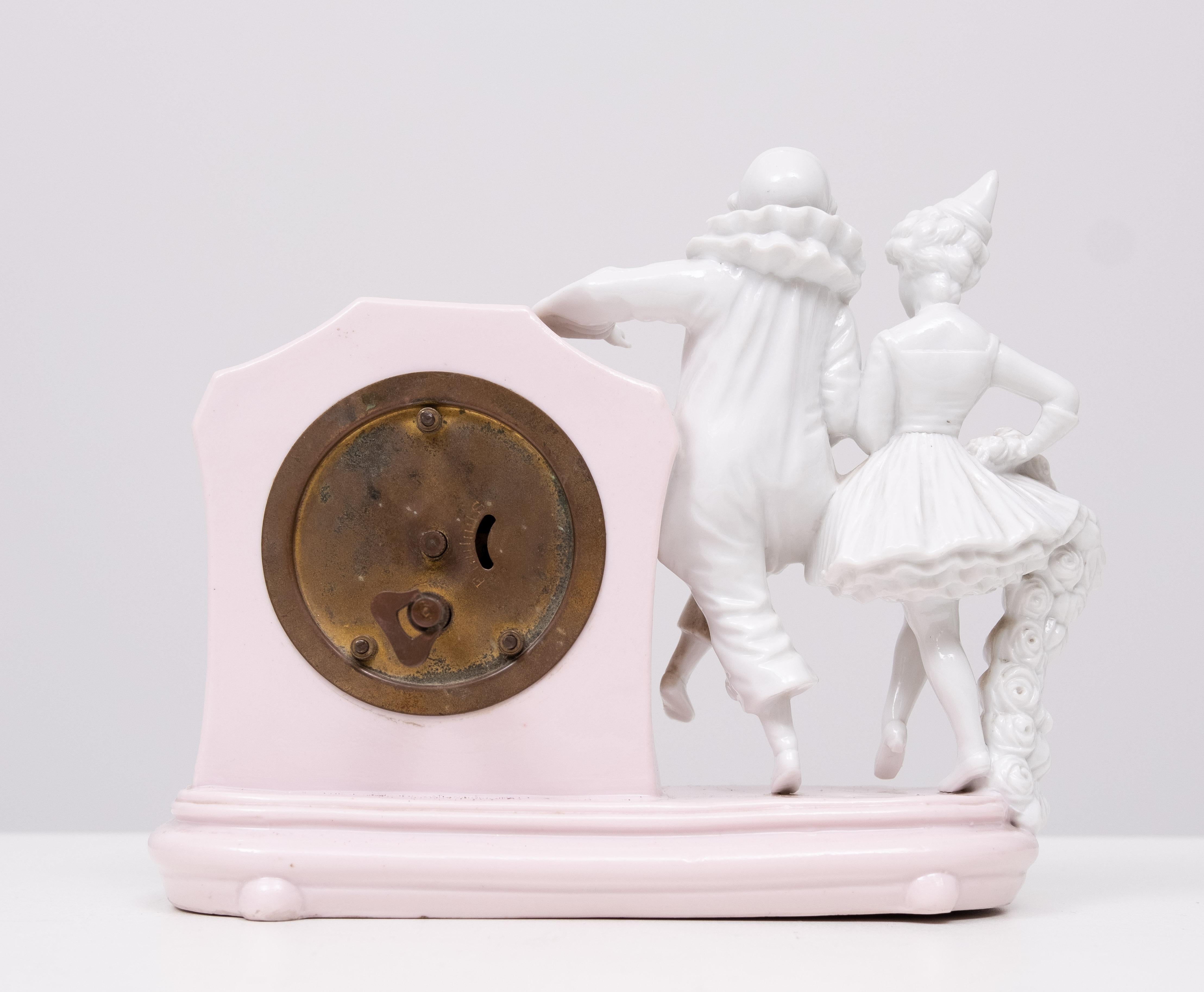 COMMEDIA DELL'ARTE  Capodimonte  Orologio da tavolo  1900 in vendita 6