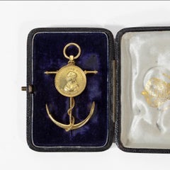 Commemorative Brooch by Edmund Johnson, in 18-Carat Gold with Its Original Case