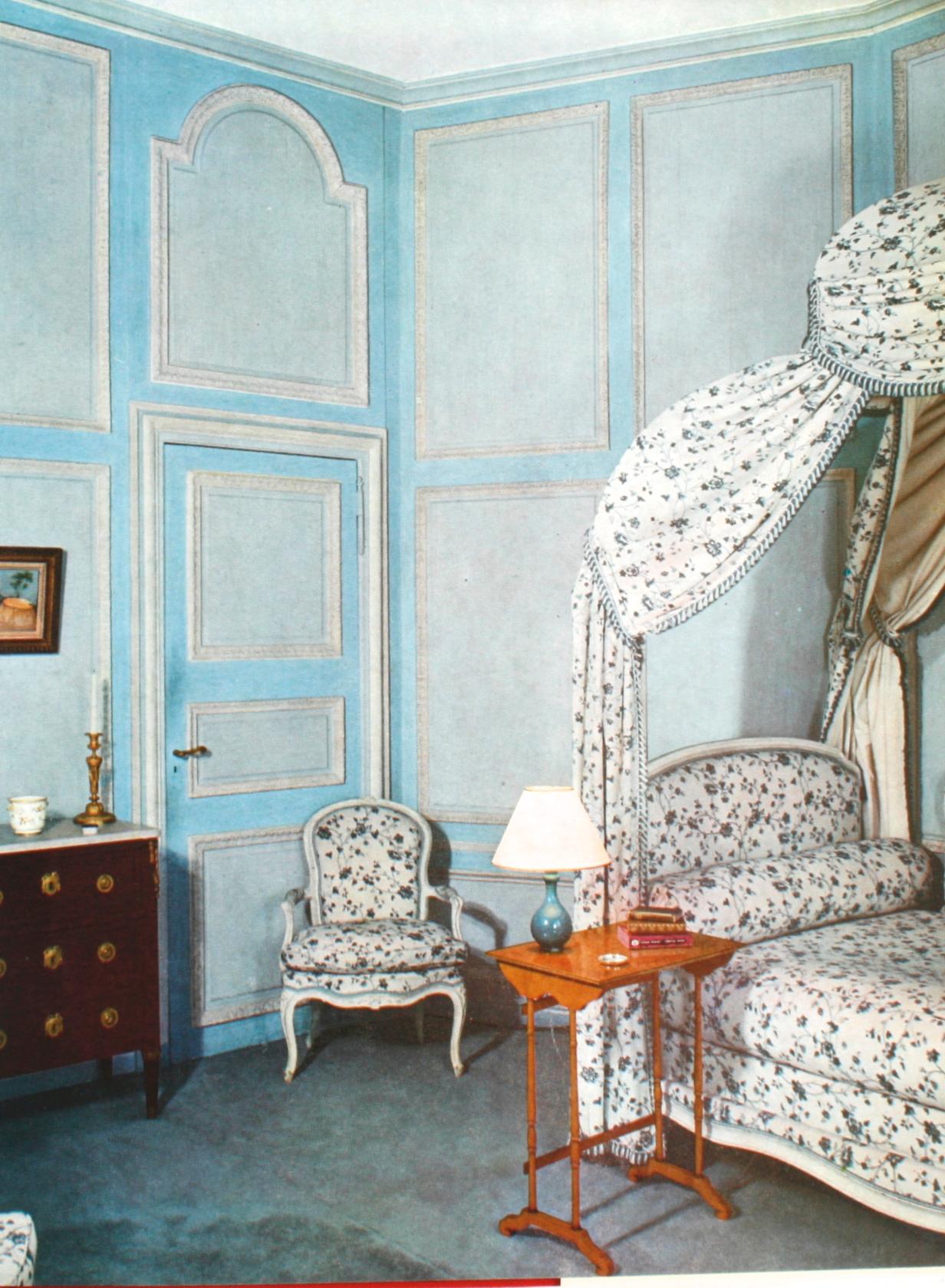 Comment Installer Son Interieur en Regence ou Louis XV, First Edition For Sale 11
