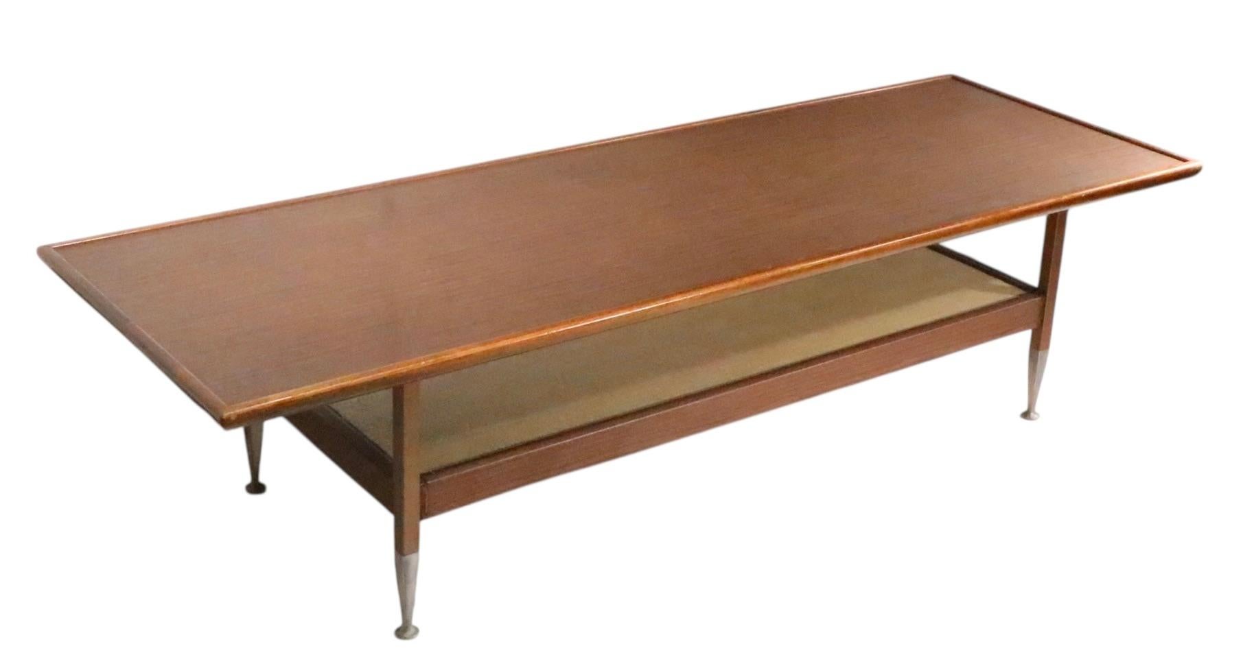 Mesa baja Mid Century de calidad comercial en venta 3