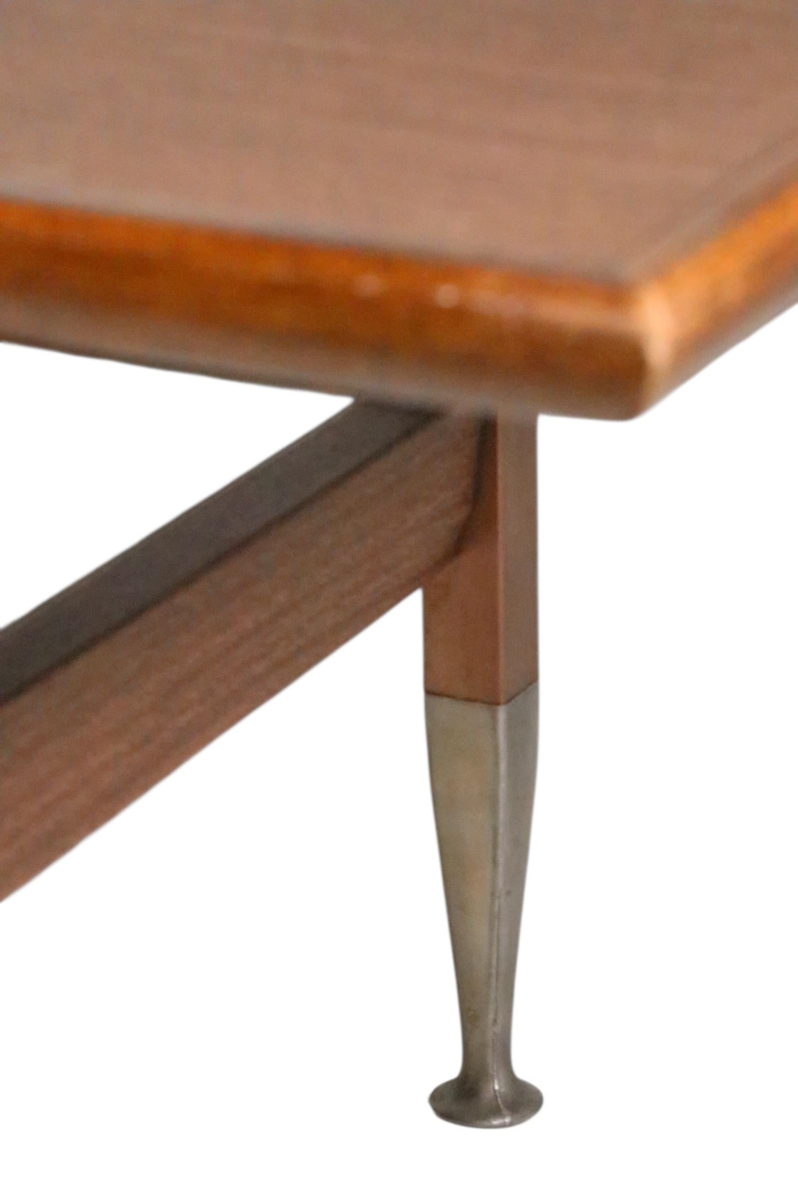 Mesa baja Mid Century de calidad comercial en venta 12