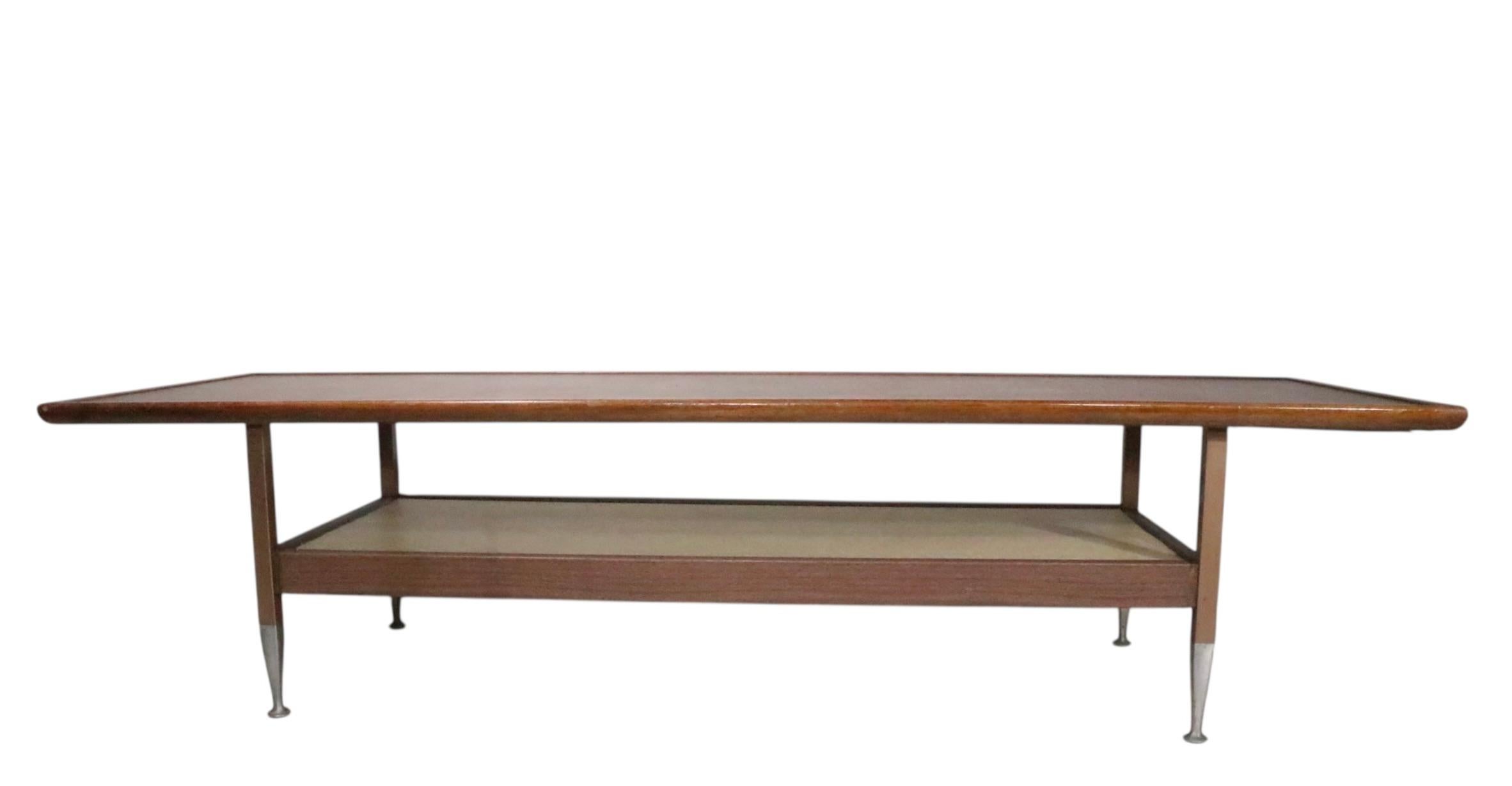 Mesa baja Mid Century de calidad comercial en Bueno estado para la venta en New York, NY