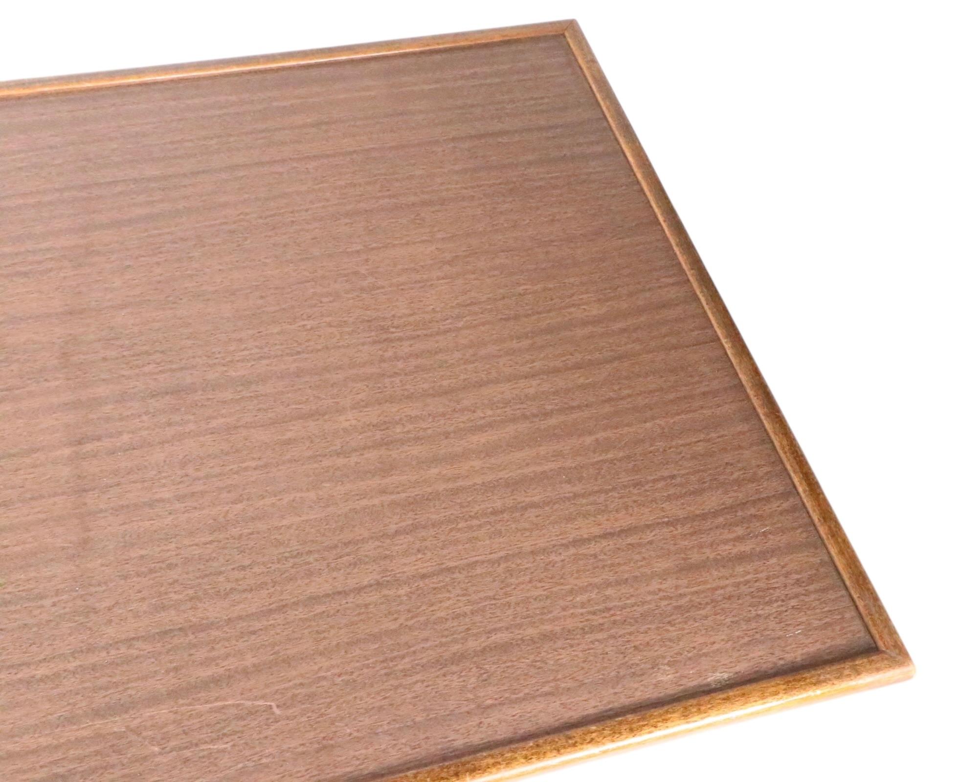 Mesa baja Mid Century de calidad comercial Metal en venta