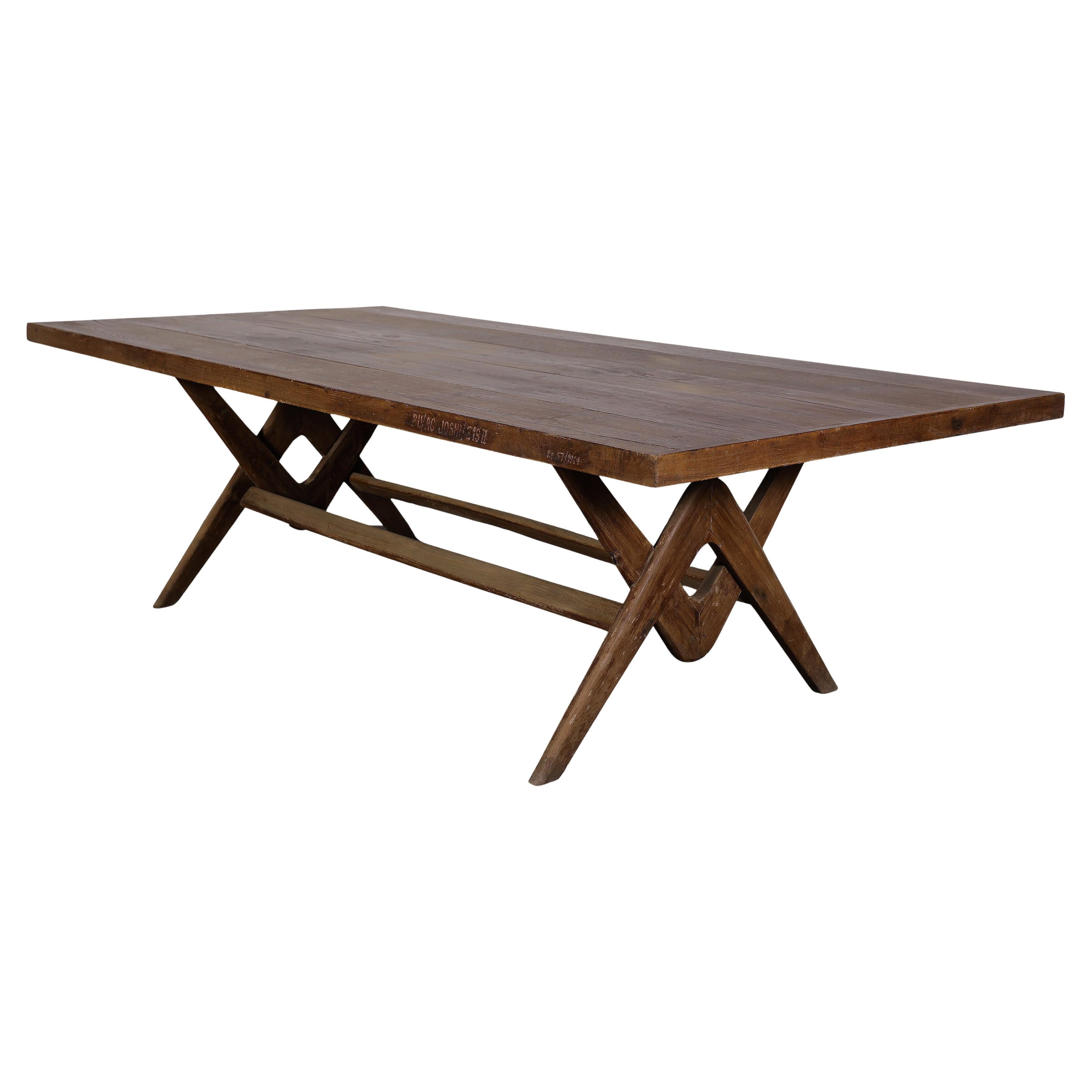 Mesa de Comité de Pierre Jeanneret y Le Corbusier LC/PJ-TAT-14-A