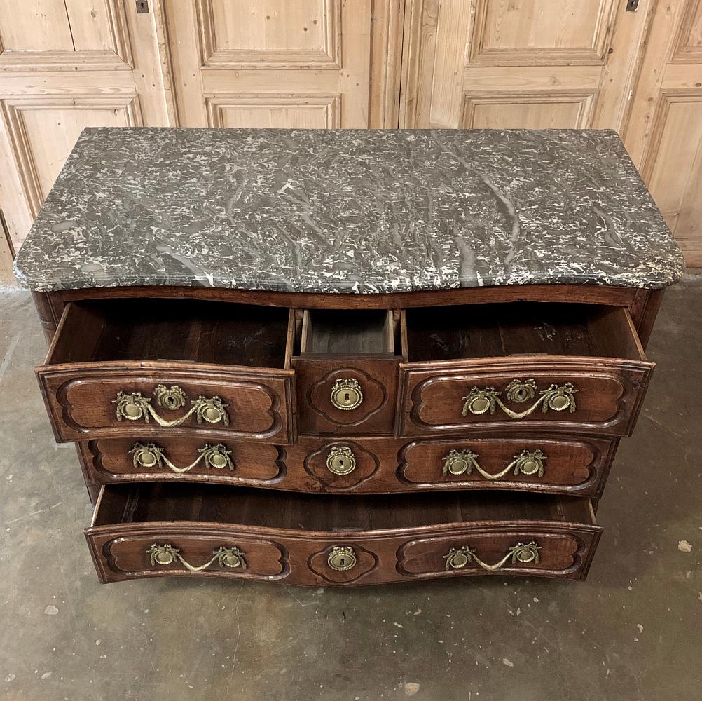 18th Century Country French Walnut Marble Top Commode ~ Chest of Drawers In Good Condition For Sale In Dallas, TX