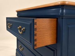 Commode à 3 tiroirs de style Louis-Philippe – Merisier massif – Plateau en parquet Versa