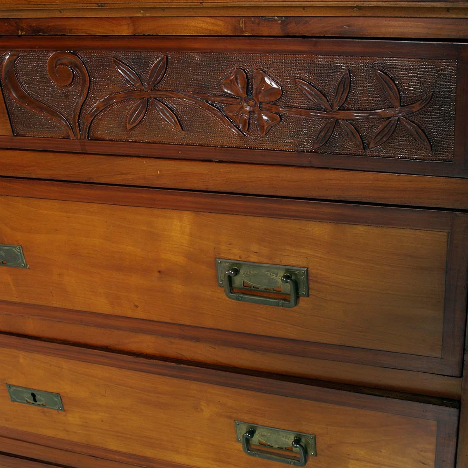 Italian Commode Art Nouveau in Walnut , Four Drawers, Carved, Restored,  wax polished For Sale