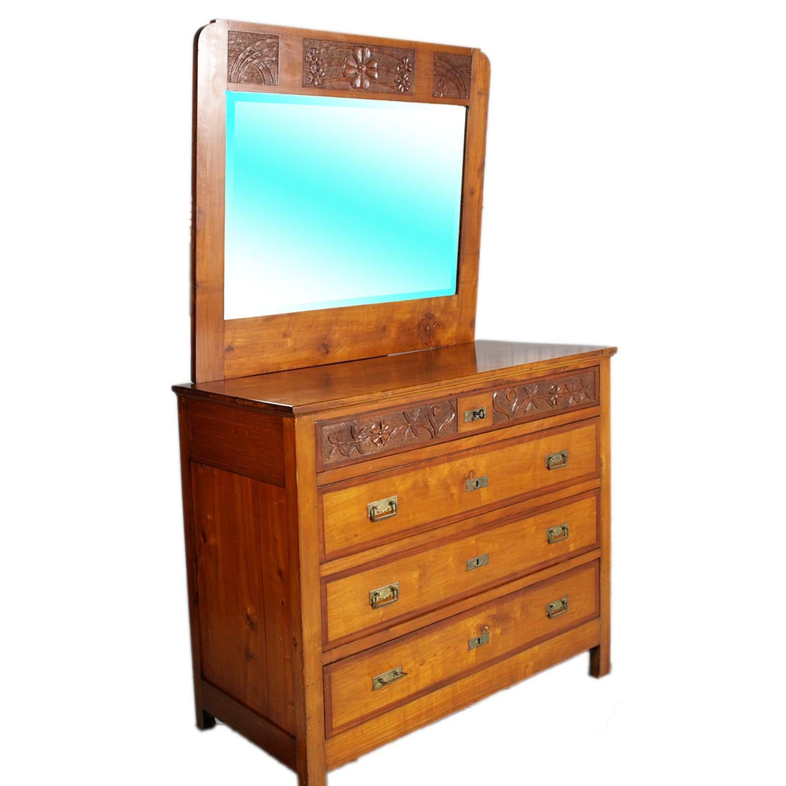 Commode Art Nouveau in Walnut , Four Drawers, Carved, Restored,  wax polished For Sale 2
