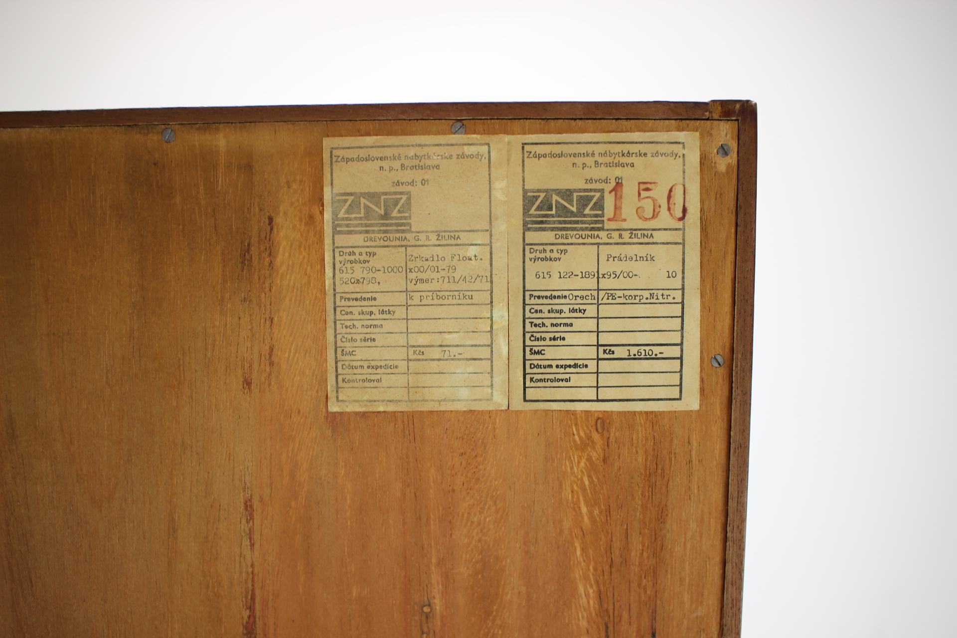 Commode ZNZ Bratislava, Tchécoslovaquie, années 1960 en vente 5