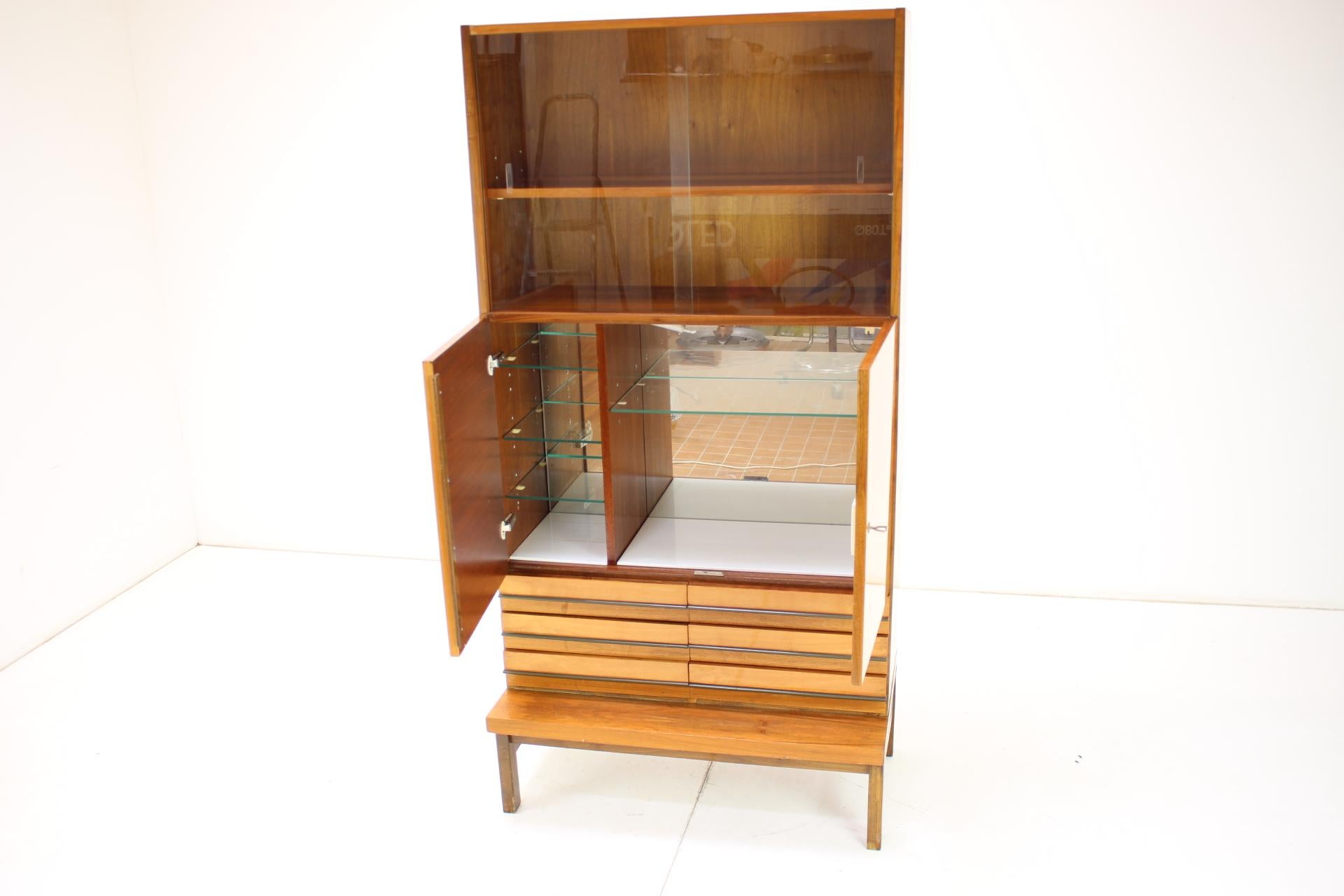 Mid-Century Modern Commode ZNZ Bratislava, Tchécoslovaquie, années 1960 en vente
