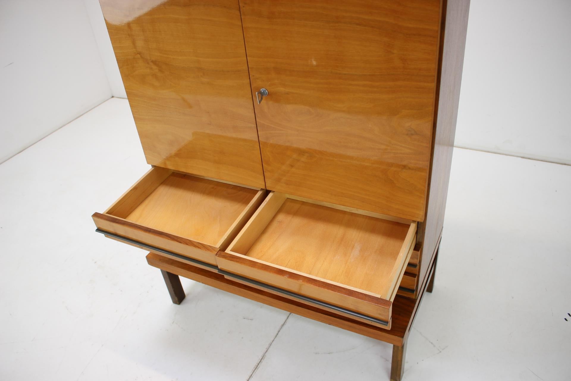 Commode ZNZ Bratislava, Tchécoslovaquie, années 1960 Bon état - En vente à Praha, CZ