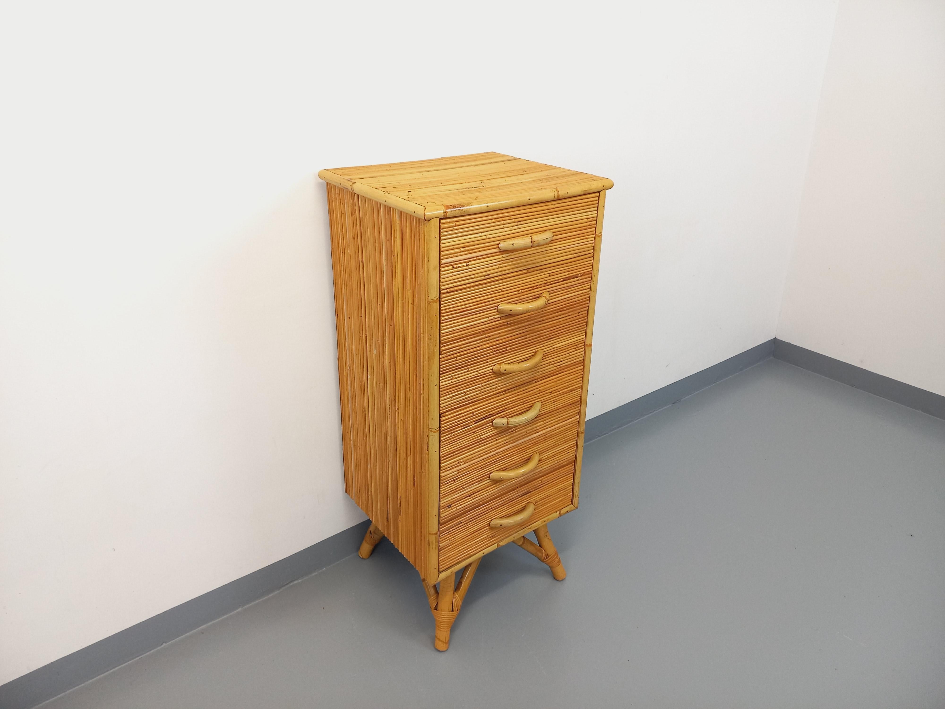 Commode chiffonnier vintage en rotin degli anni '70 in vendita 2