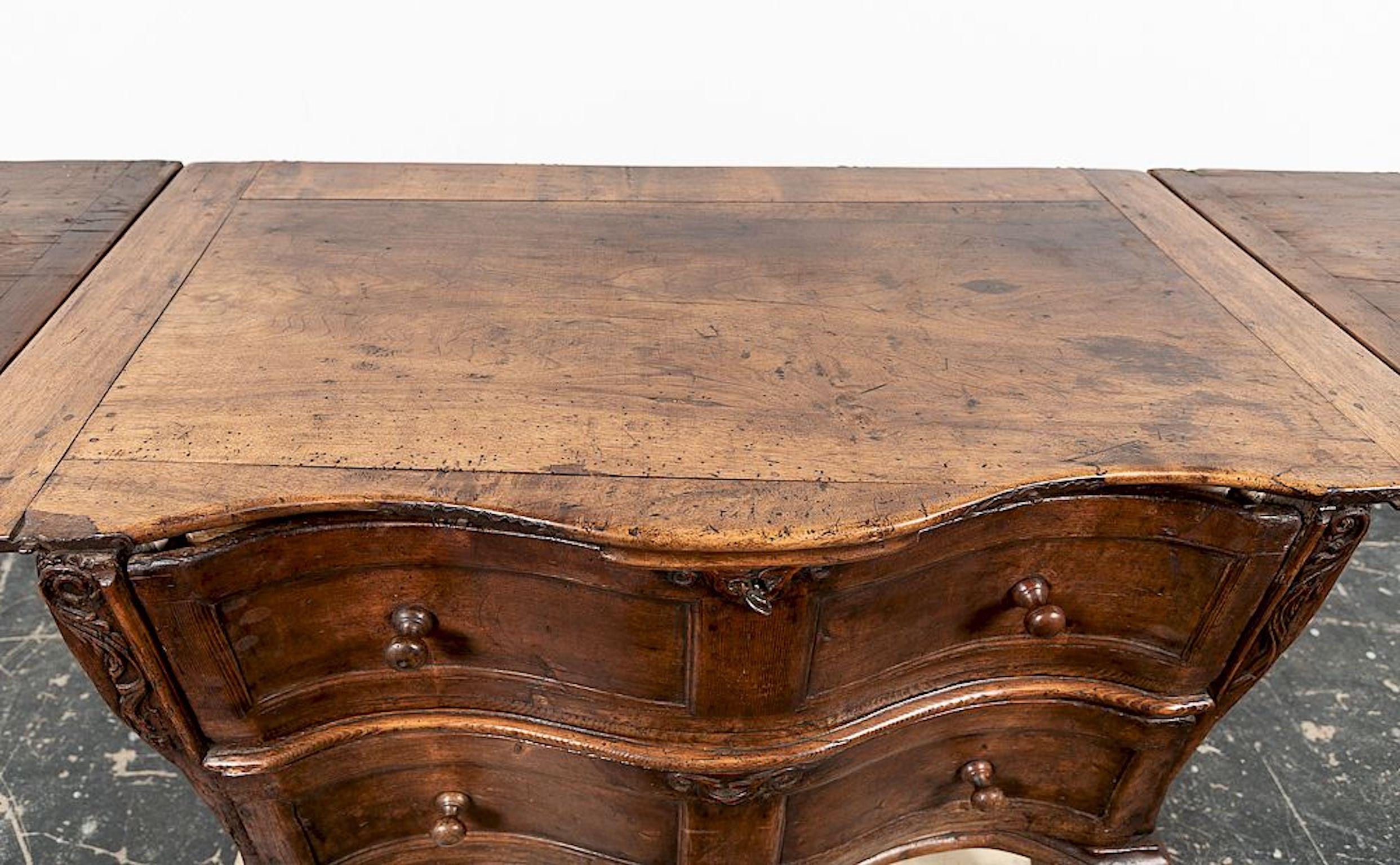 Walnut Commode, Early 18th Century For Sale