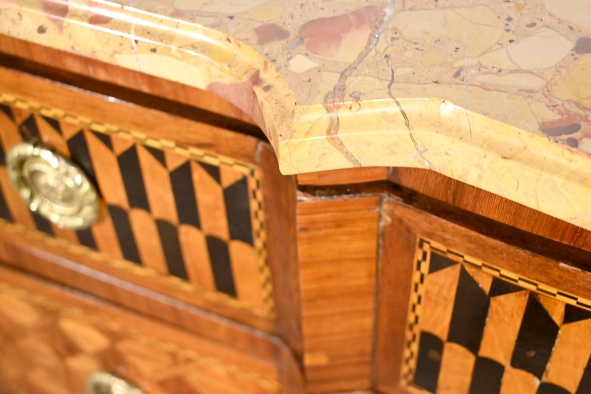 Legno Cassettiera in palissandro e mogano, transizione Luigi XV / Luigi XVI - Fine '1 in vendita