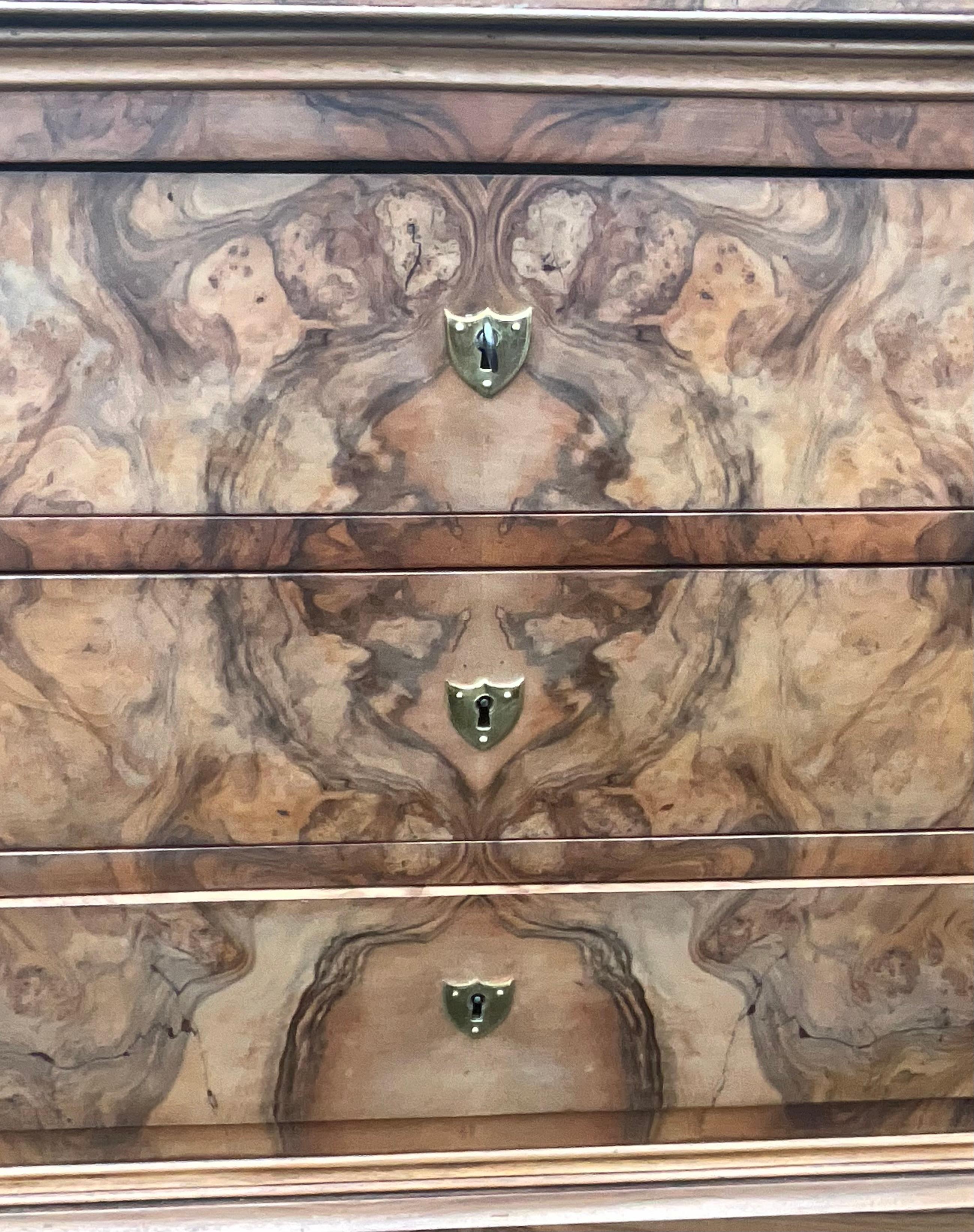 French Louis Philippe chest of drawers late 19th century. The wood is walnut bramble.

Walnut brambles are flamed because they have many aesthetic designs. These drawings have complex, highly contrasting patterns and intricate veins on a naturally