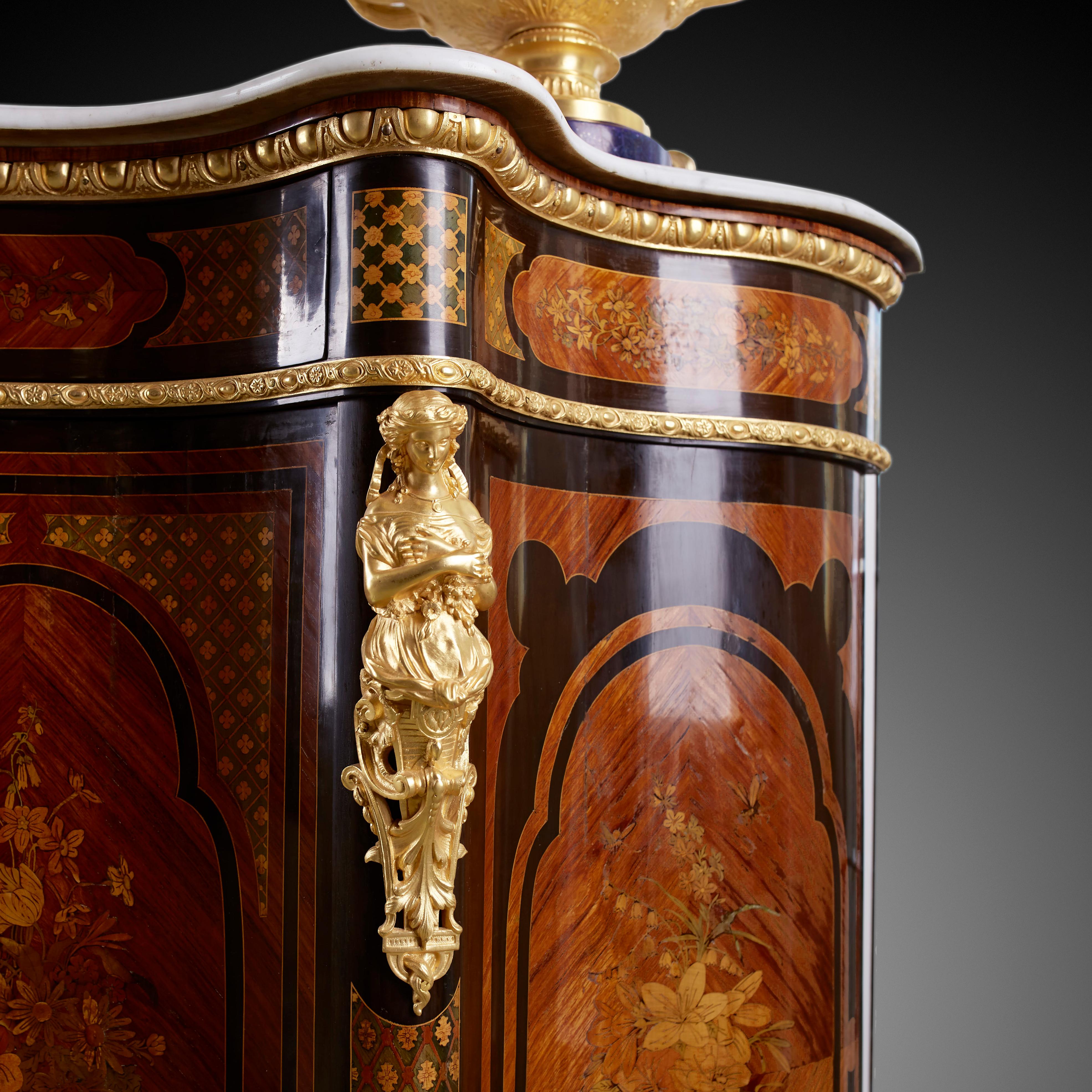 Cómoda Francesa Siglo XIX de Época Luis XVI Madera en venta