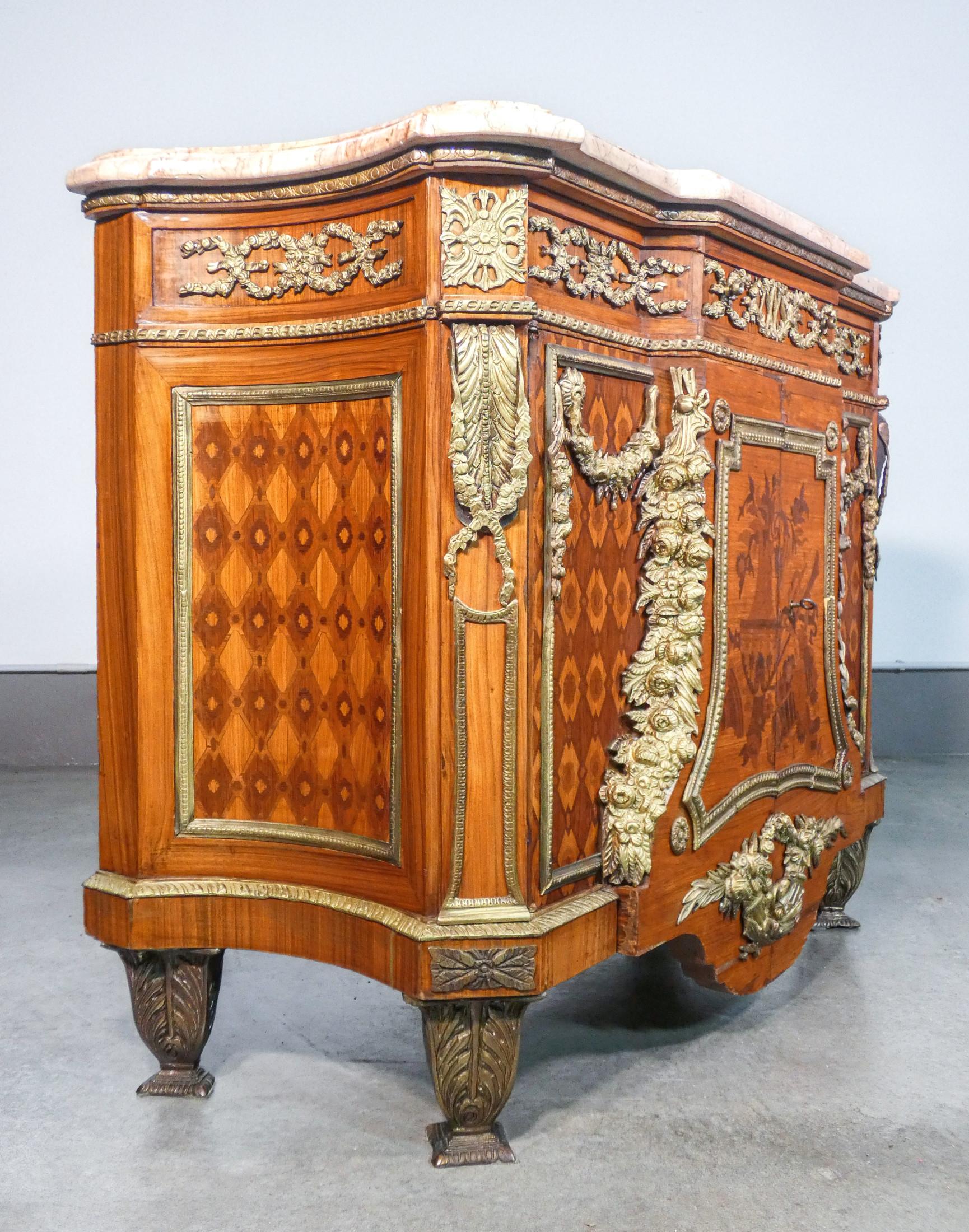 Commode in Louis XV Style, Original Model by Jean Riesner. Early 20th C For Sale 4