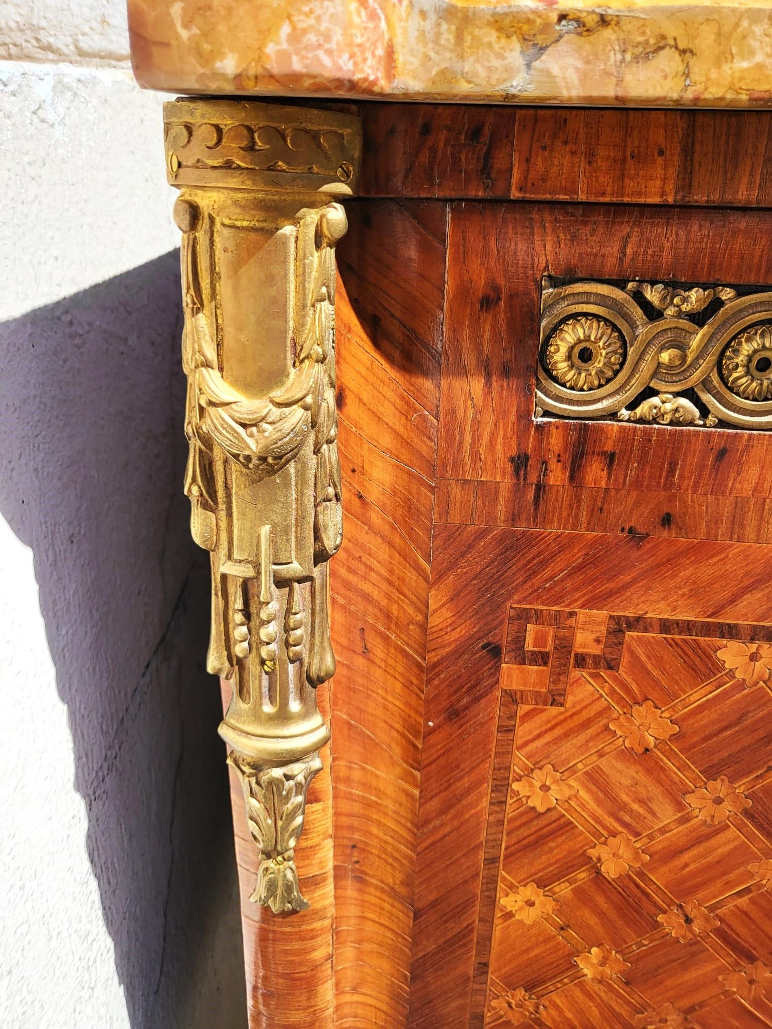 Commode In Marquetry And Bronze, Napoleon III, Early 20th Century For Sale 8